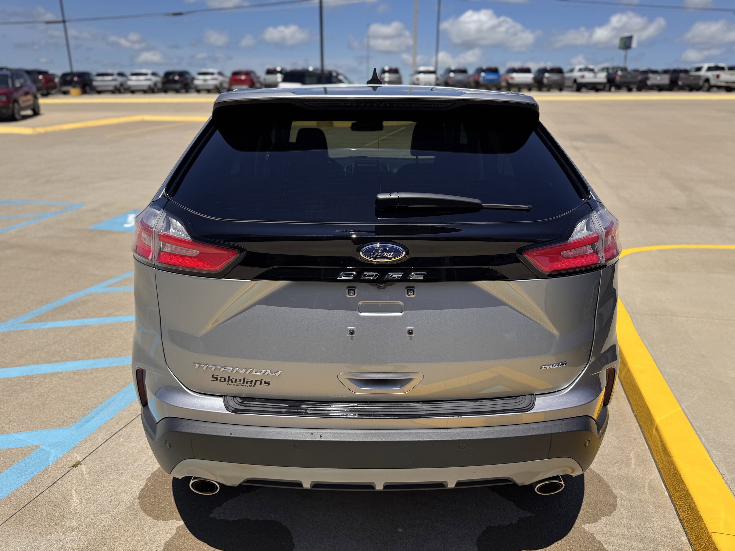 2024 Ford Edge Titanium photo 4