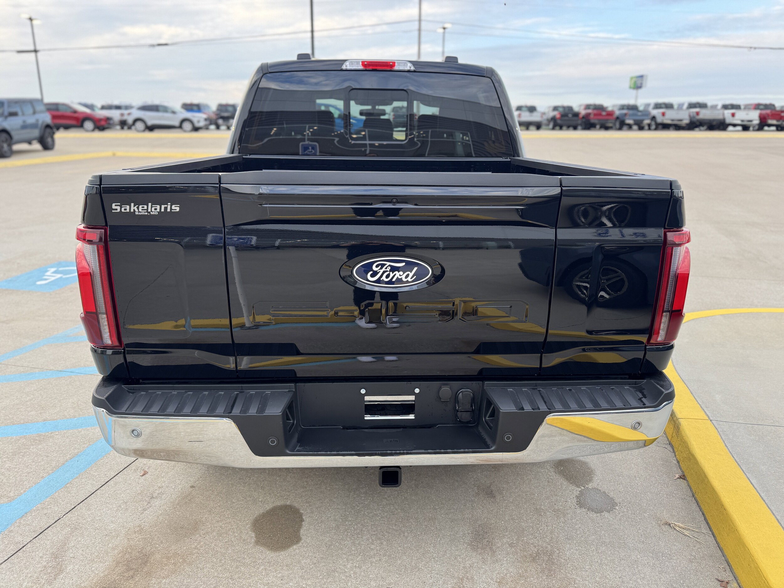 2025 Ford F-150 Lariat photo 3