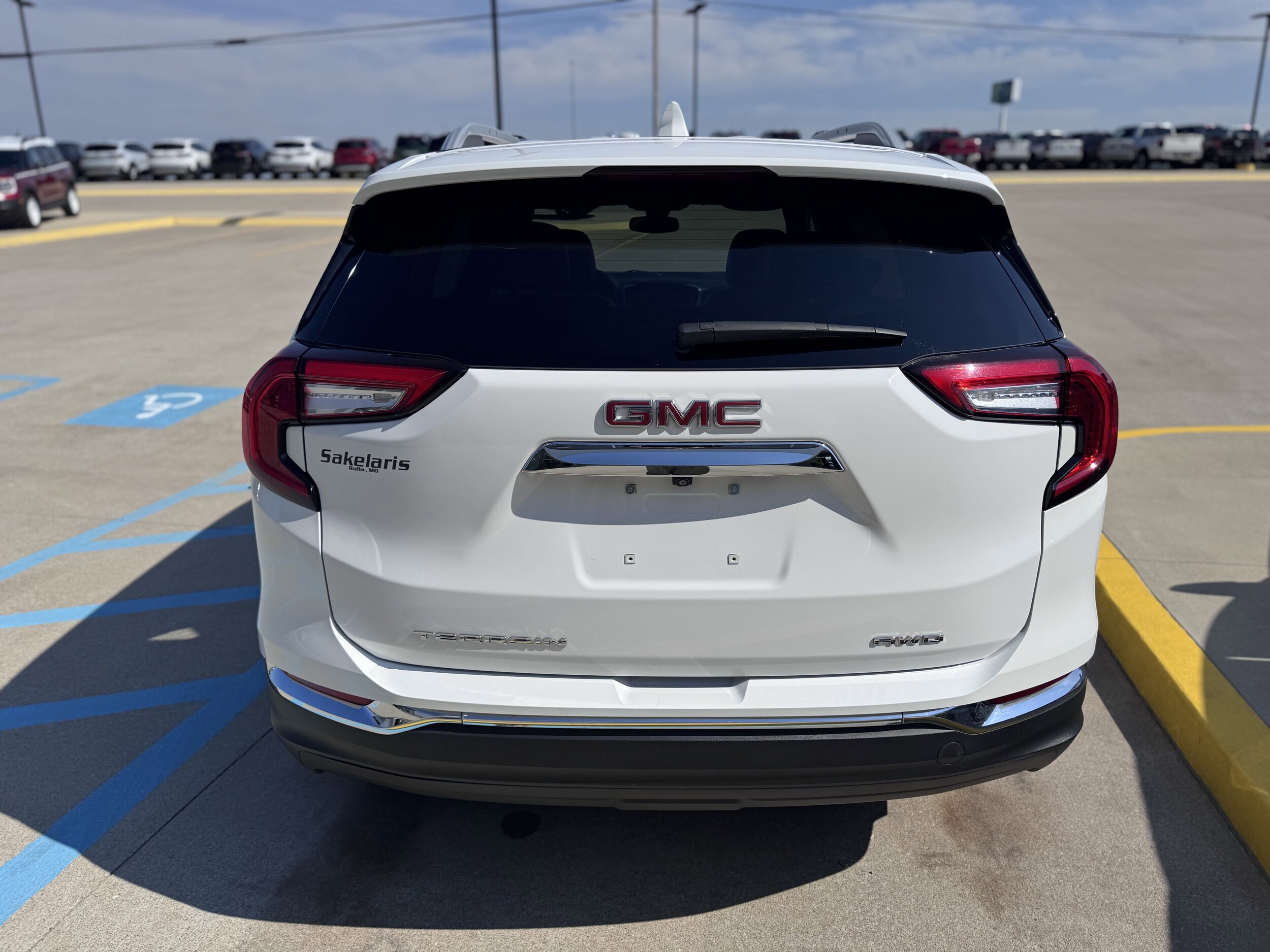 2023 Gmc Terrain SLT photo 2