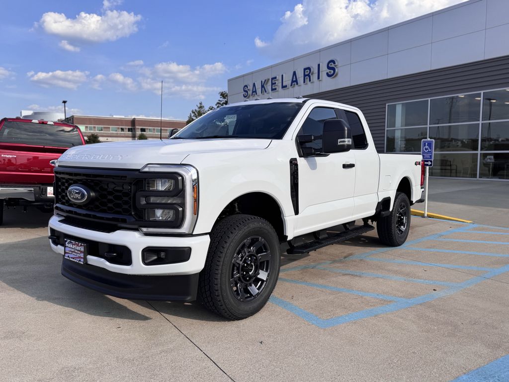 2026 Ford F-250 Super Duty XL's photo