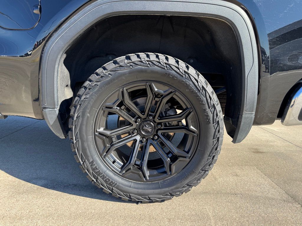 2024 GMC Sierra 1500 SLT - Photo 6