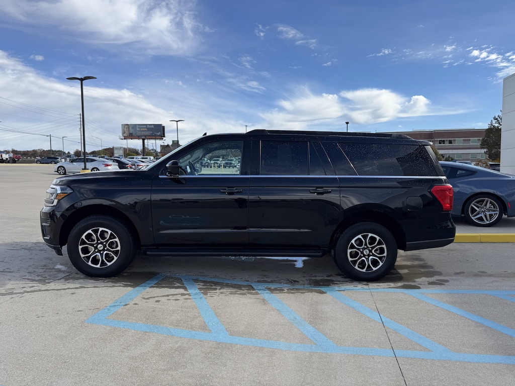 2024 Ford Expedition MAX XLT photo 3