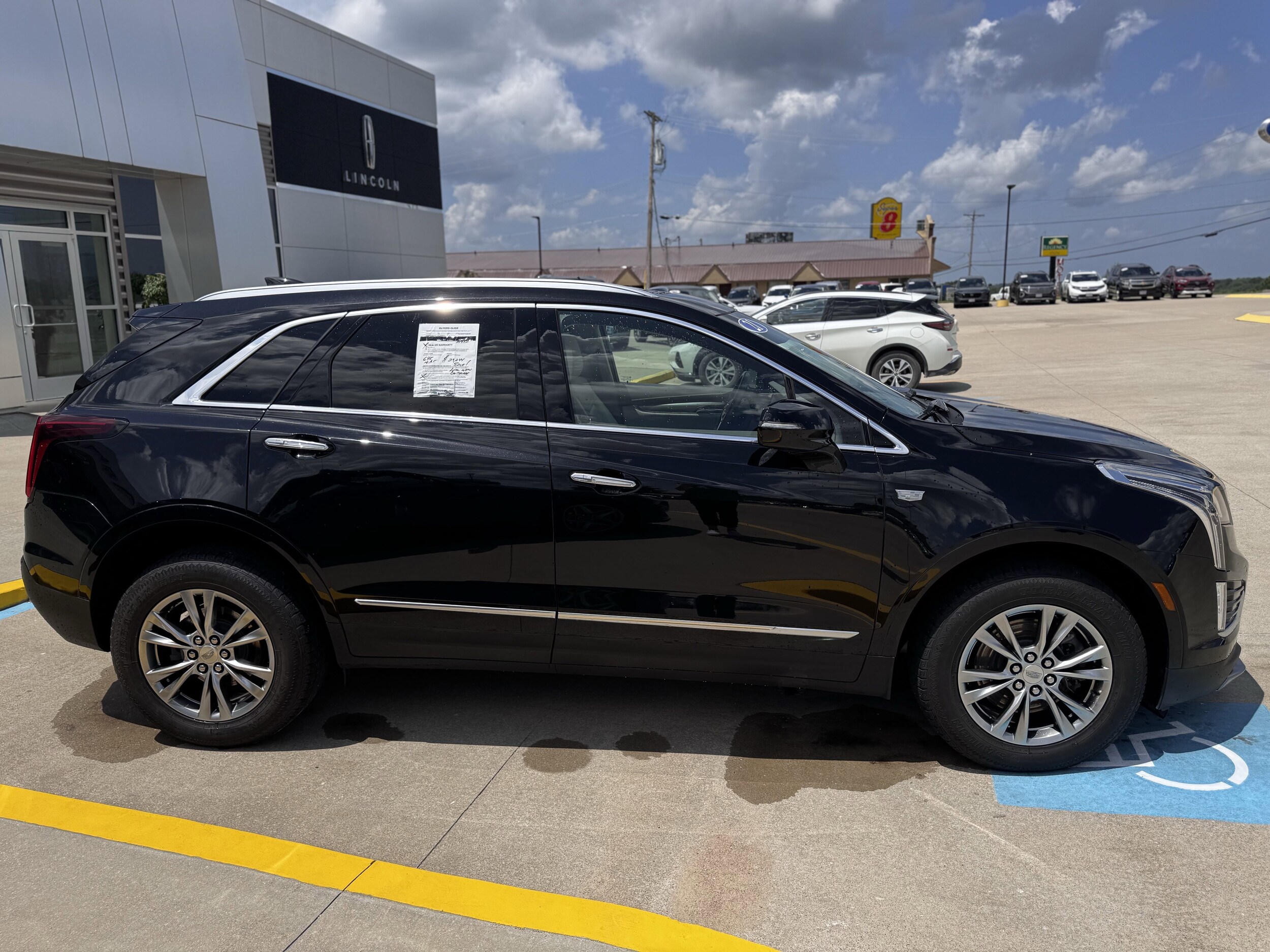2021 Cadillac XT5 Premium Luxury photo 3