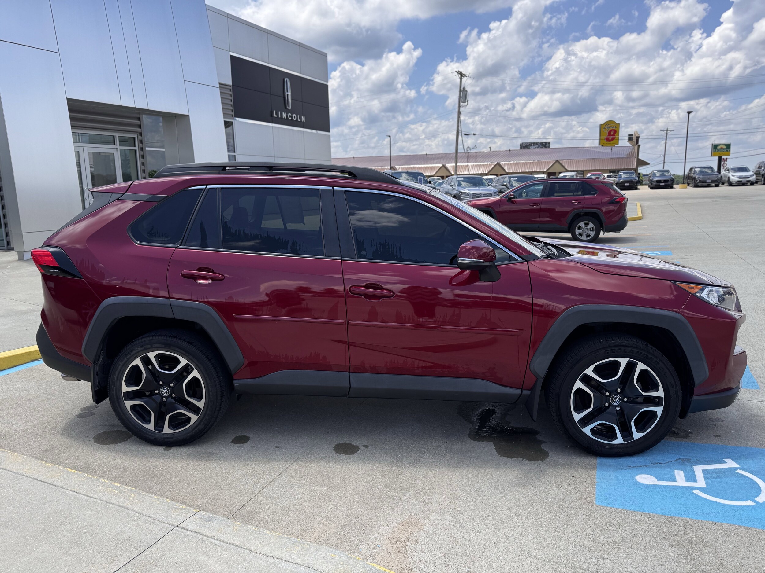2019 Toyota RAV4 Adventure photo 3