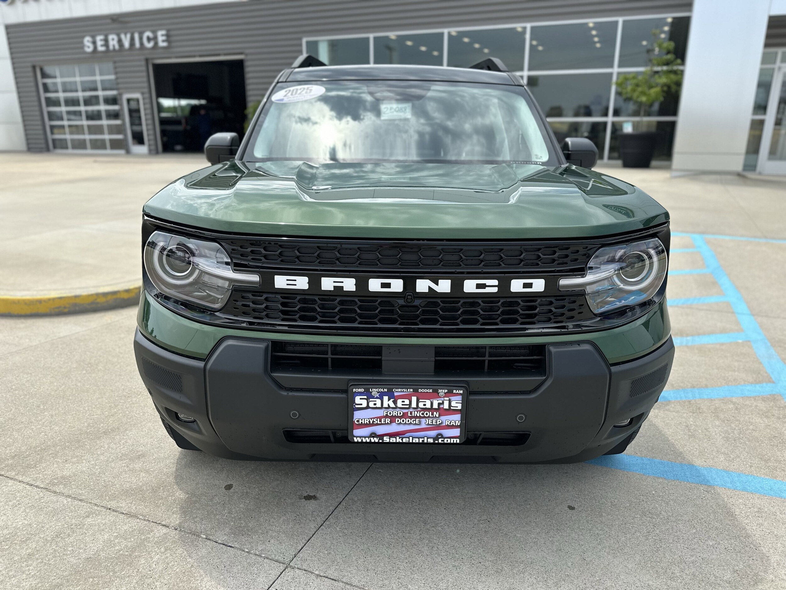 2025 Ford Bronco Sport Outer Banks photo 2
