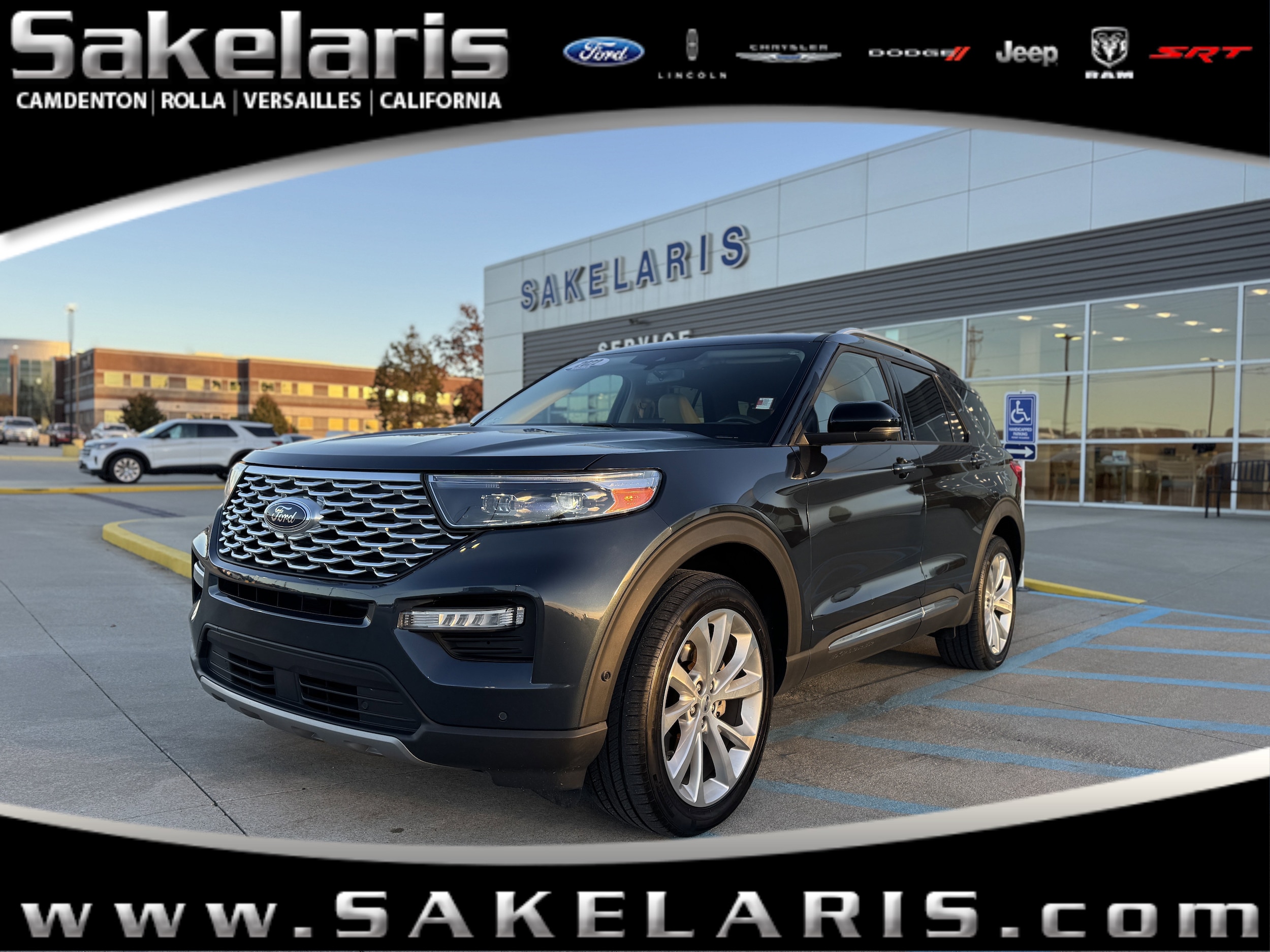 2022 Ford Explorer Platinum's photo