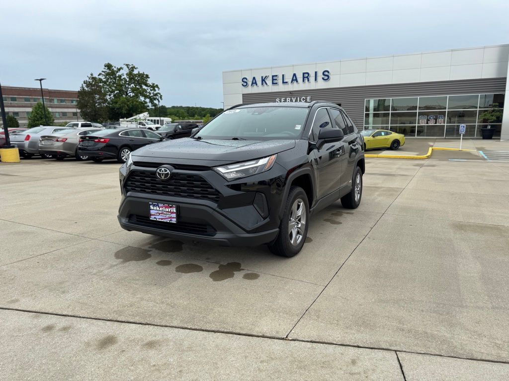 2025 Toyota RAV4 Hybrid LE AWD's photo