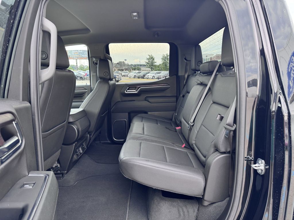 2024 GMC Sierra 1500 SLT - Photo 27