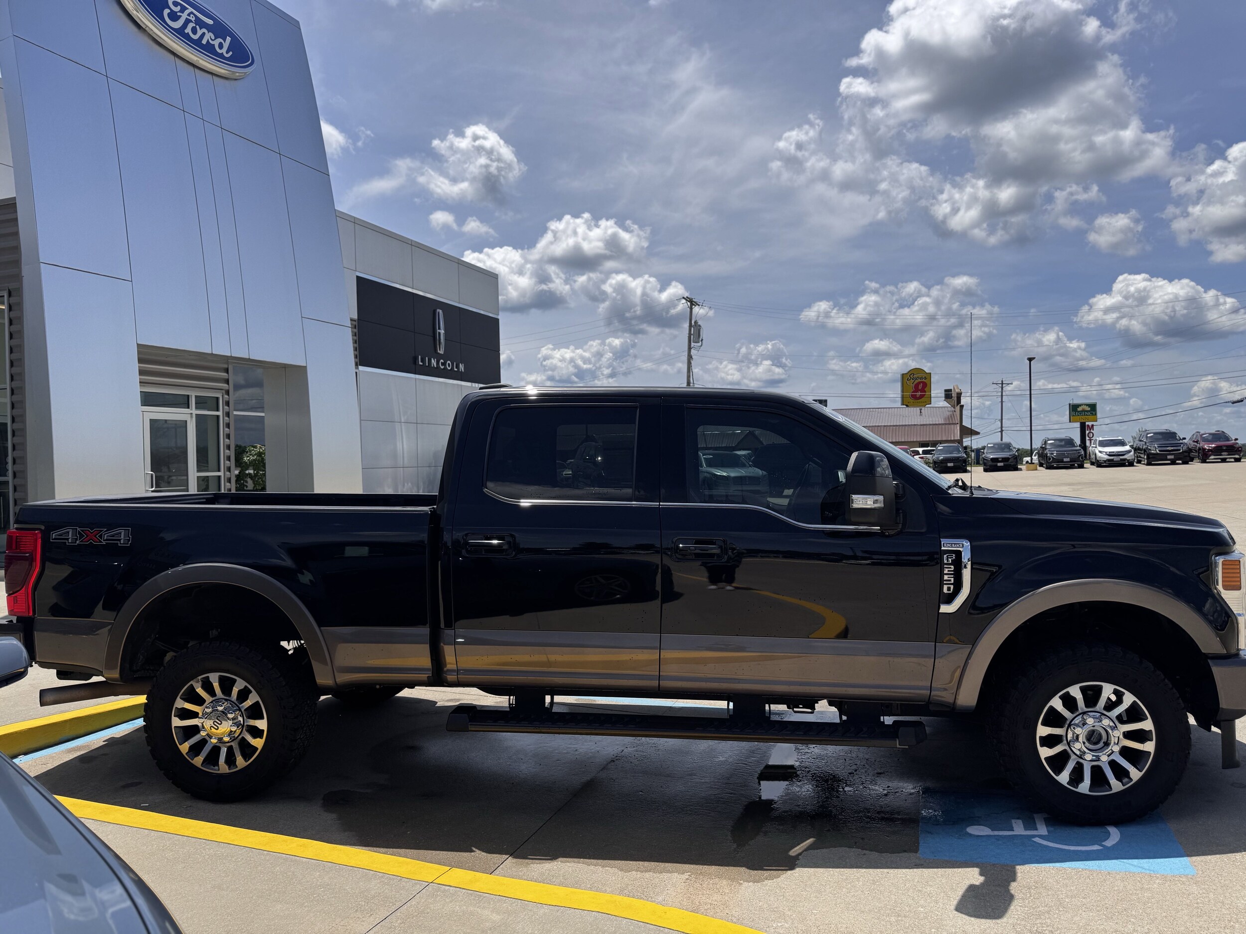2021 Ford F-250 photo 3
