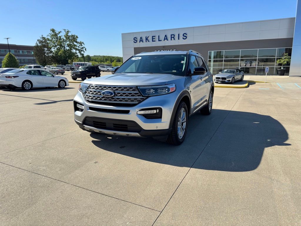 2023 Ford Explorer Limited 4WD's photo