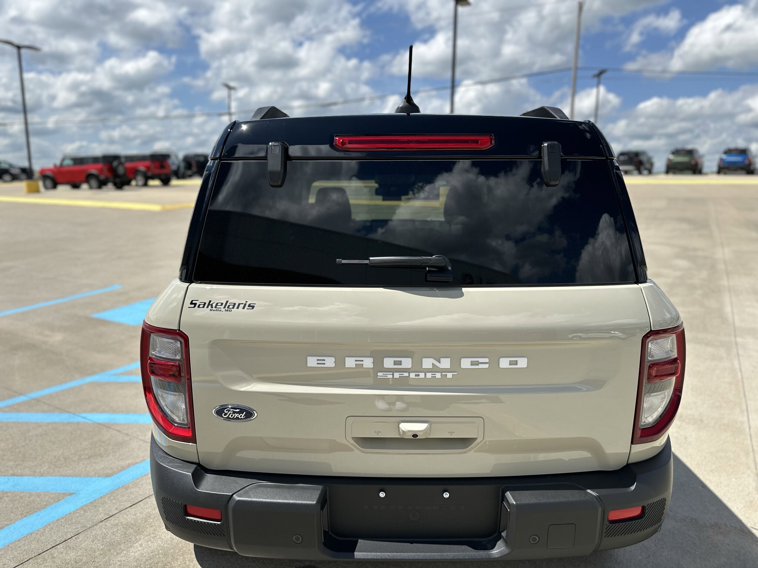 2025 Ford Bronco Sport Outer Banks photo 4