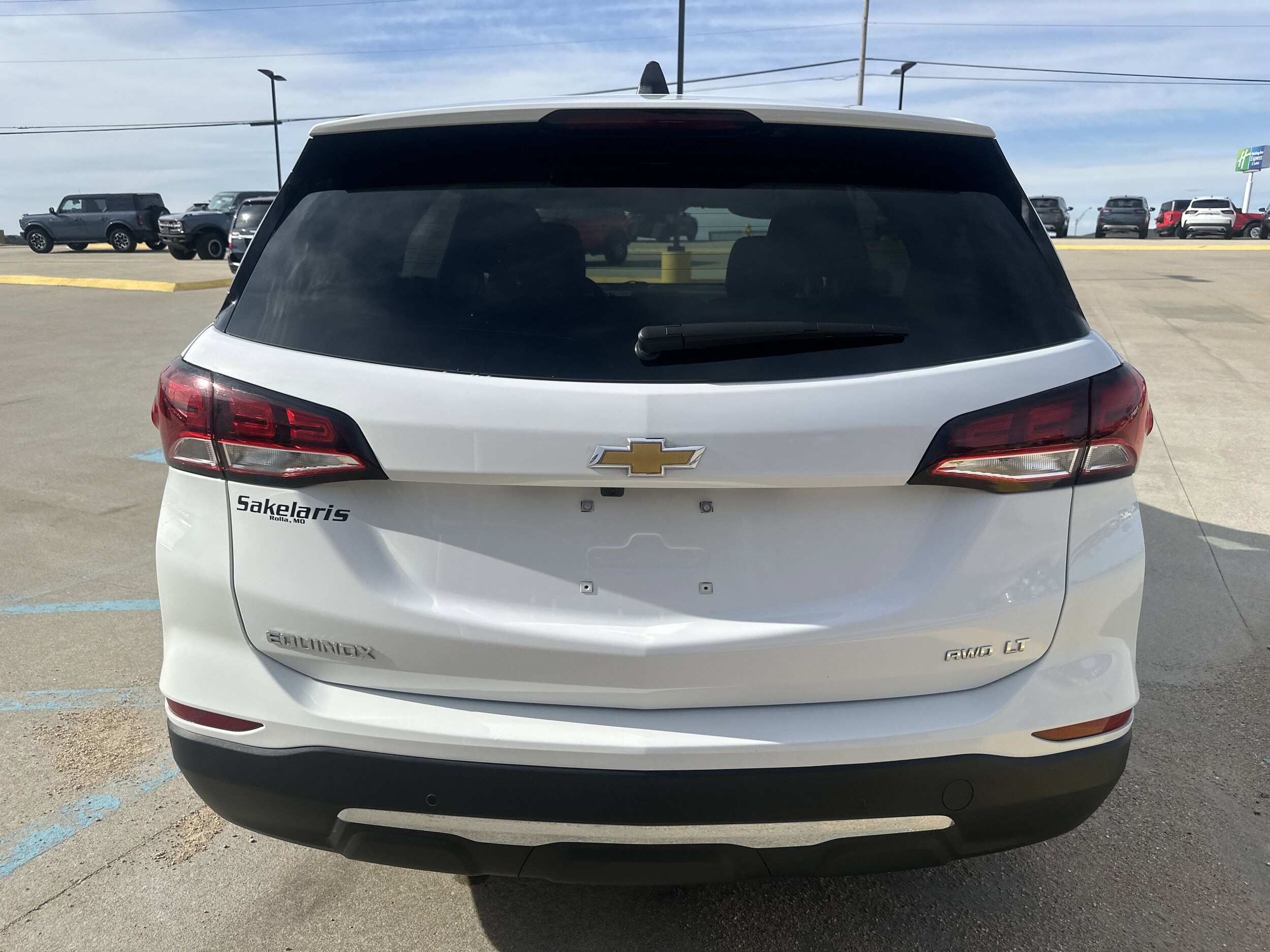 2024 Chevrolet Equinox photo 3