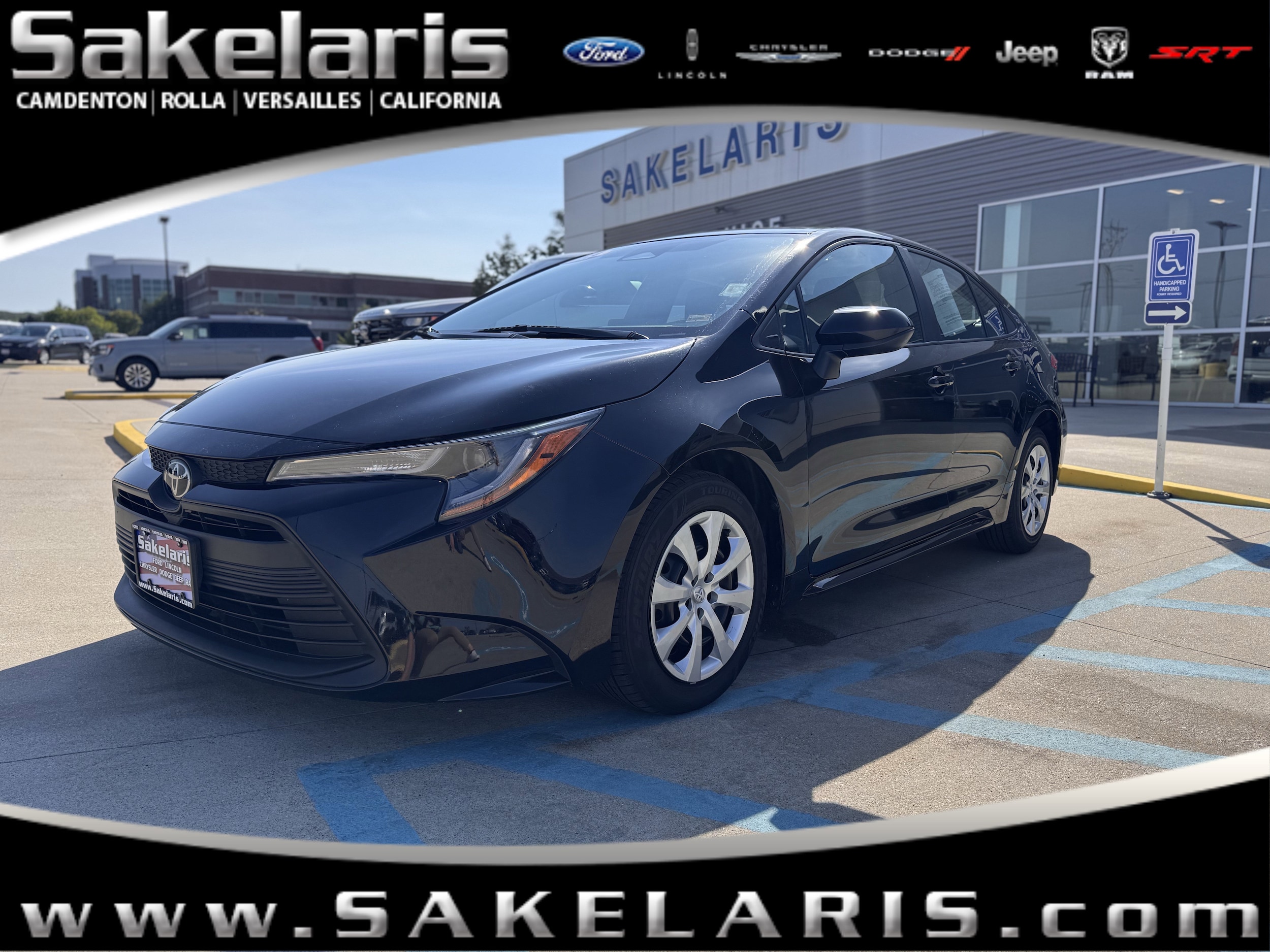 2024 Toyota Corolla LE's photo