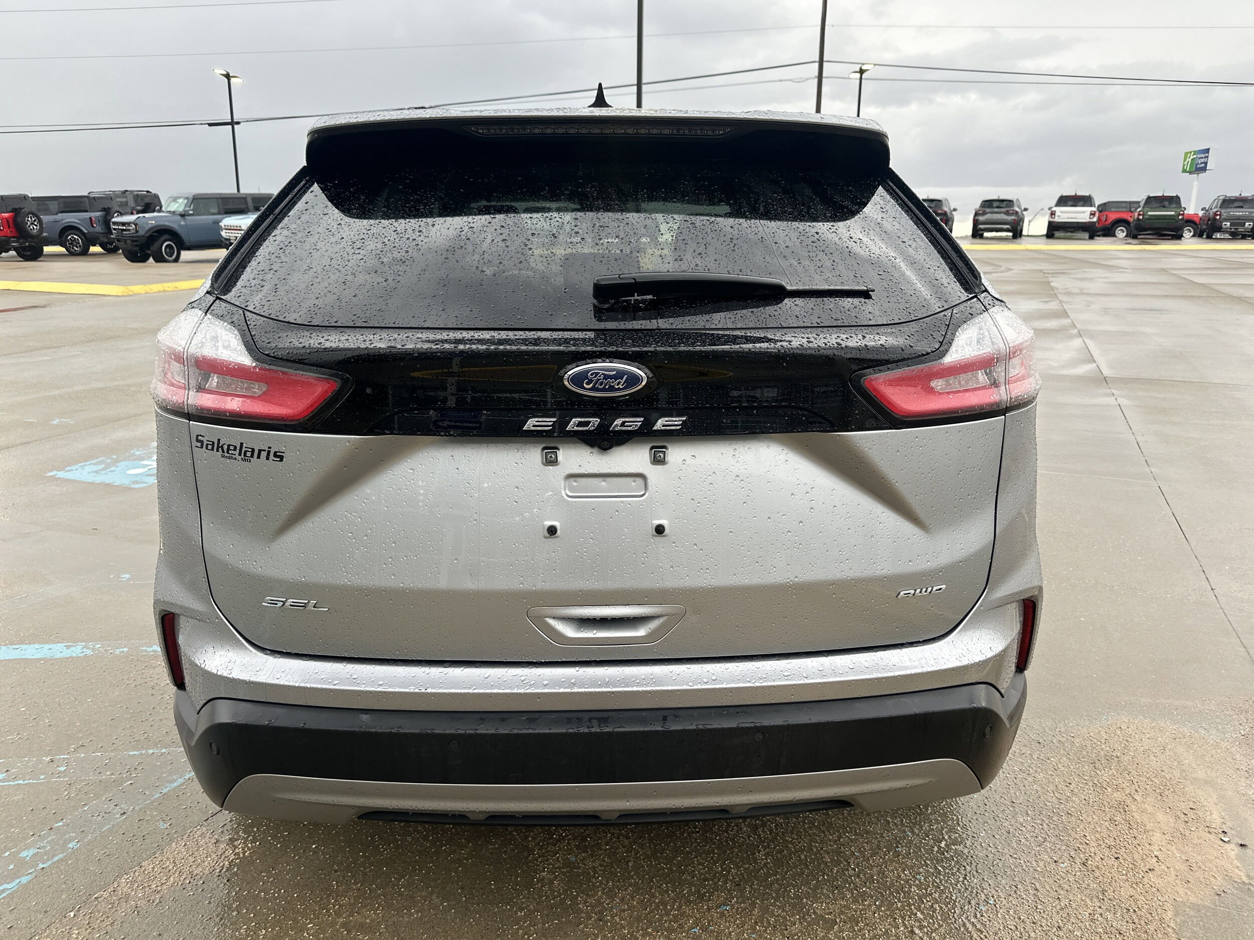 2023 Ford Edge Titanium photo 3