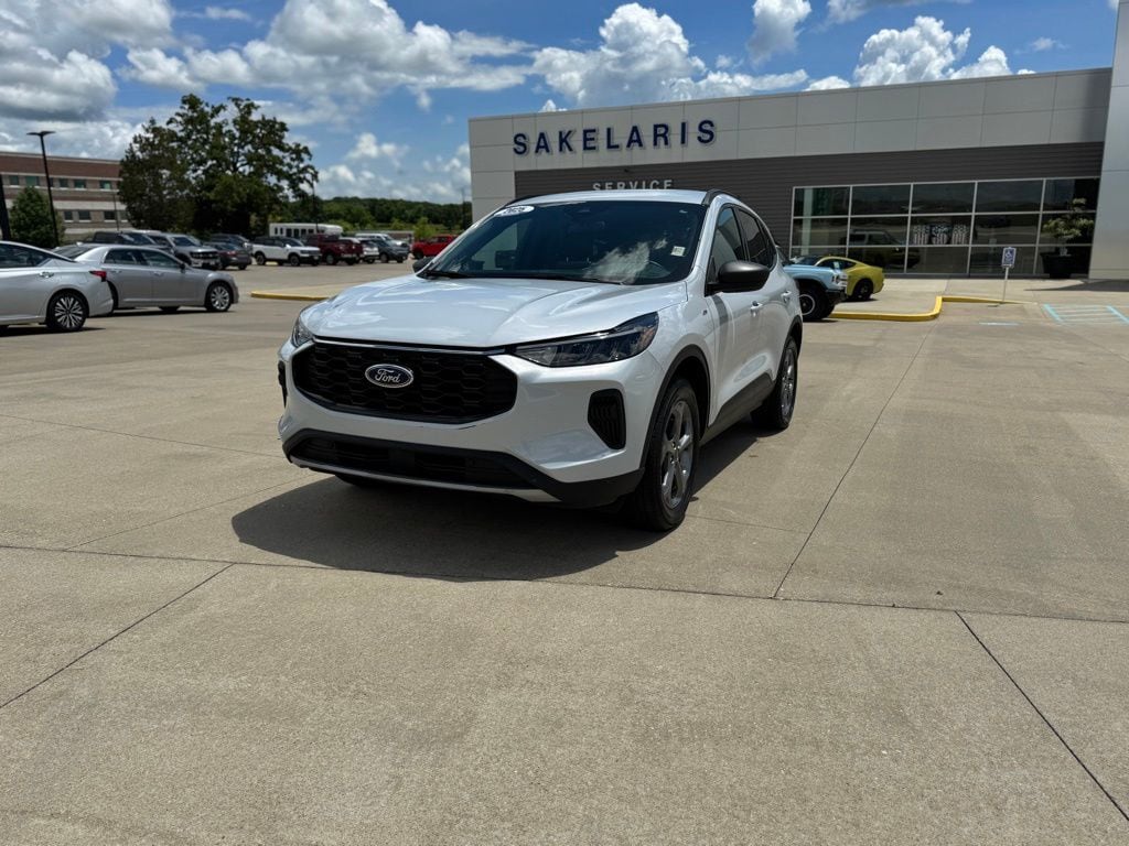 2025 Ford Escape ST-Line AWD's photo