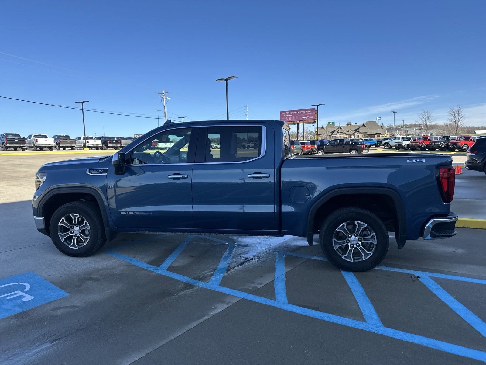 2024 Gmc Sierra 1500 SLT photo 3