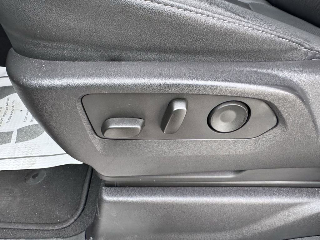2024 GMC Sierra 1500 SLT - Photo 10