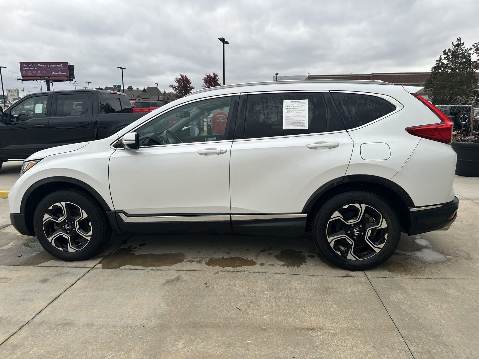 2019 Honda CR-V Touring photo 3