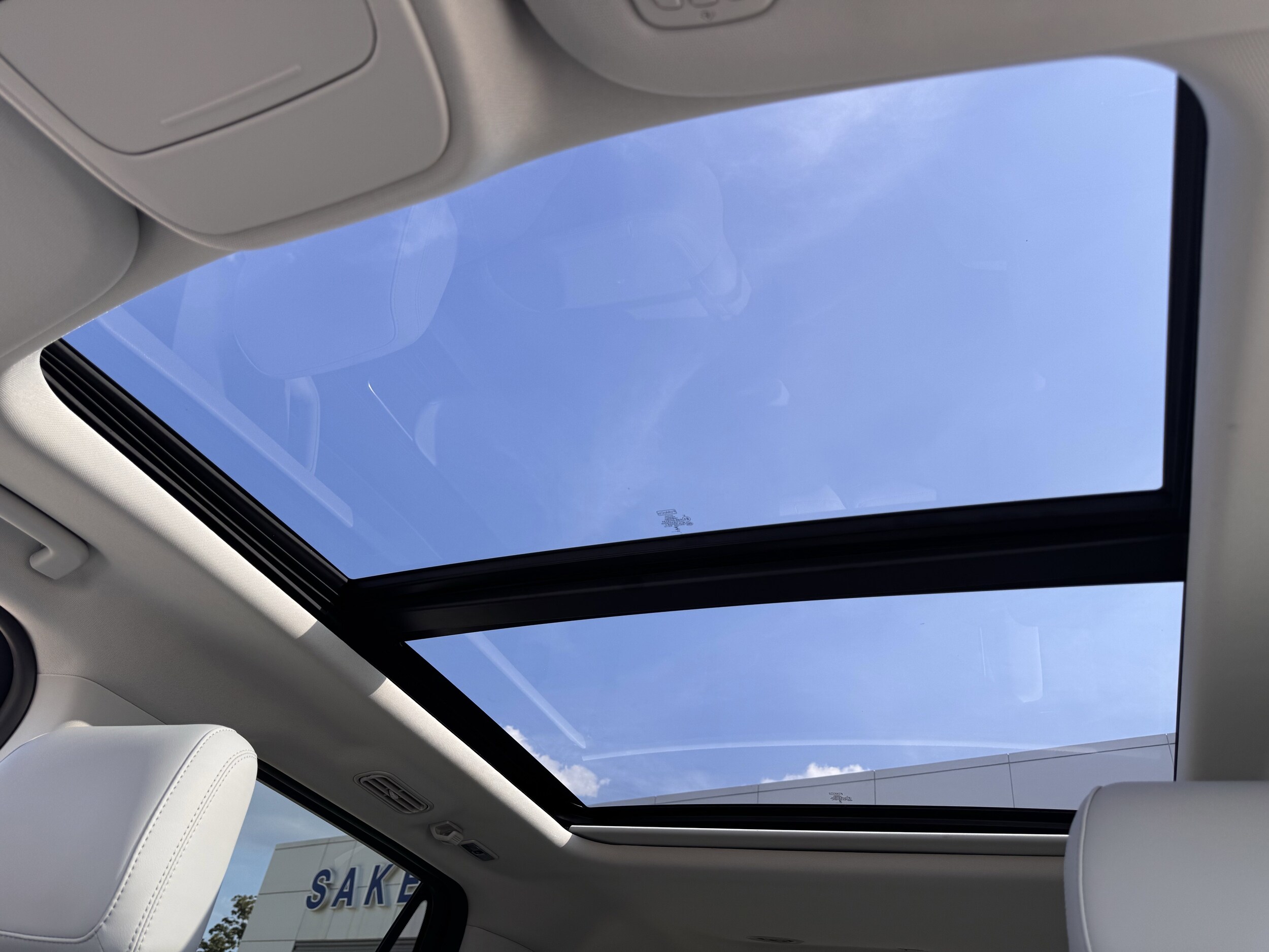 2025 Ford Expedition MAX Platinum photo 3
