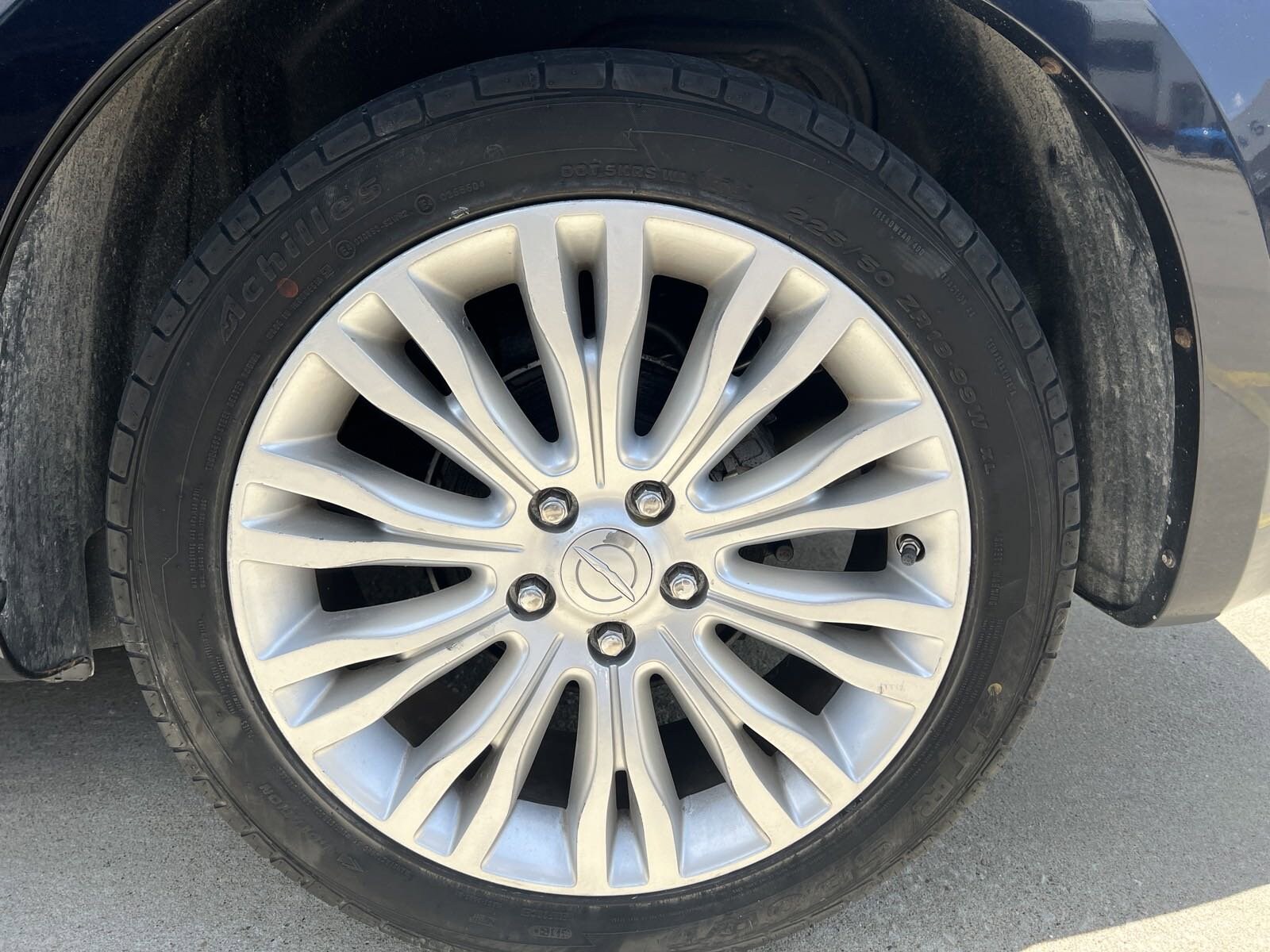 2012 Chrysler 200 Limited photo 4