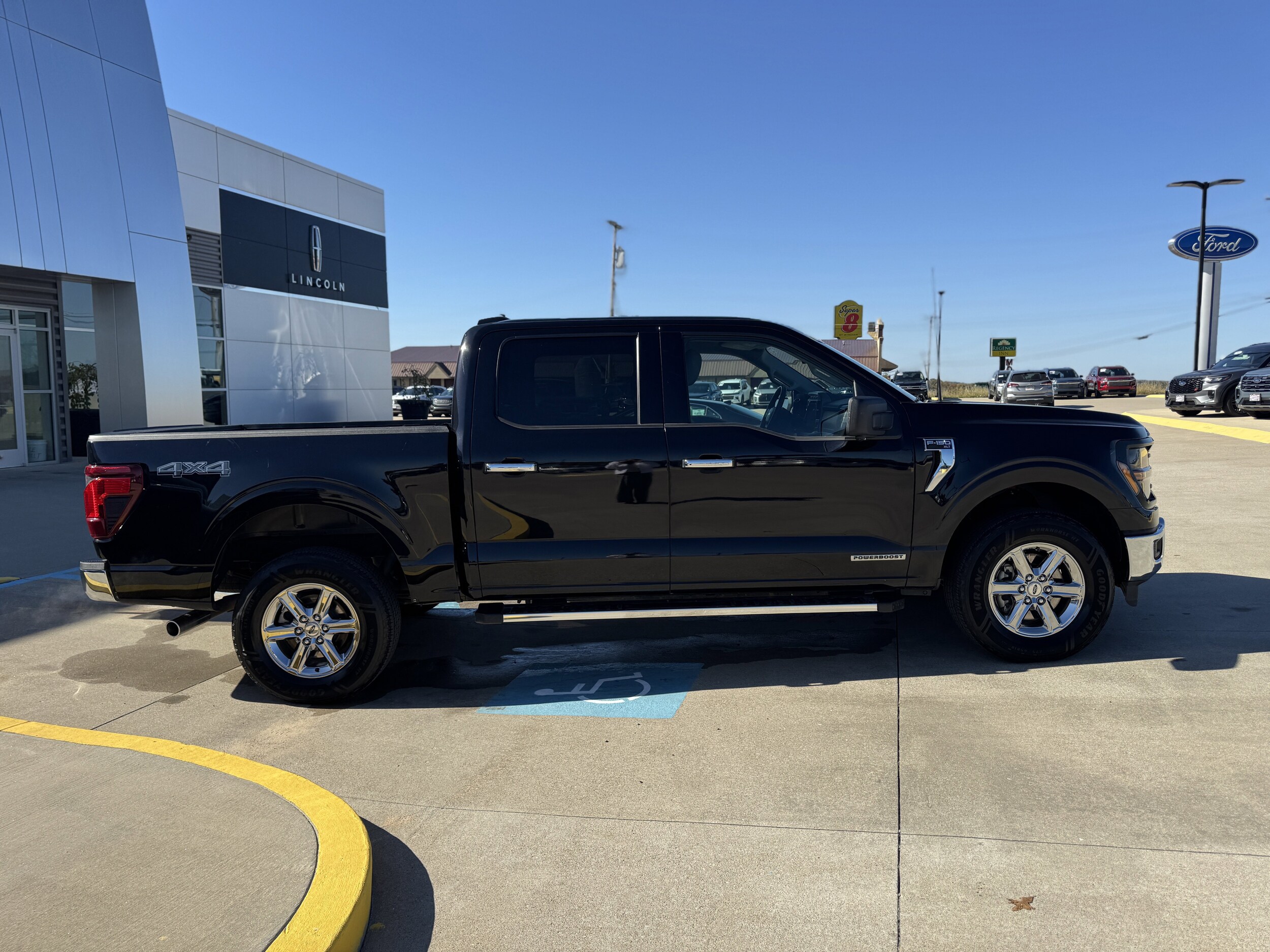 2024 Ford F-150 XLT photo 3