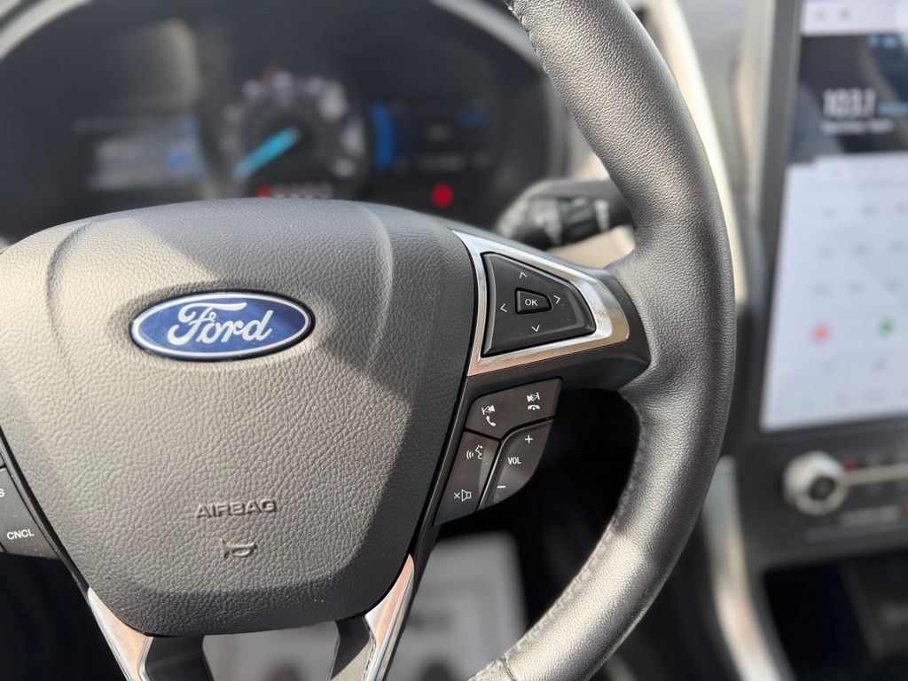 2023 Ford Edge SEL - Photo 18