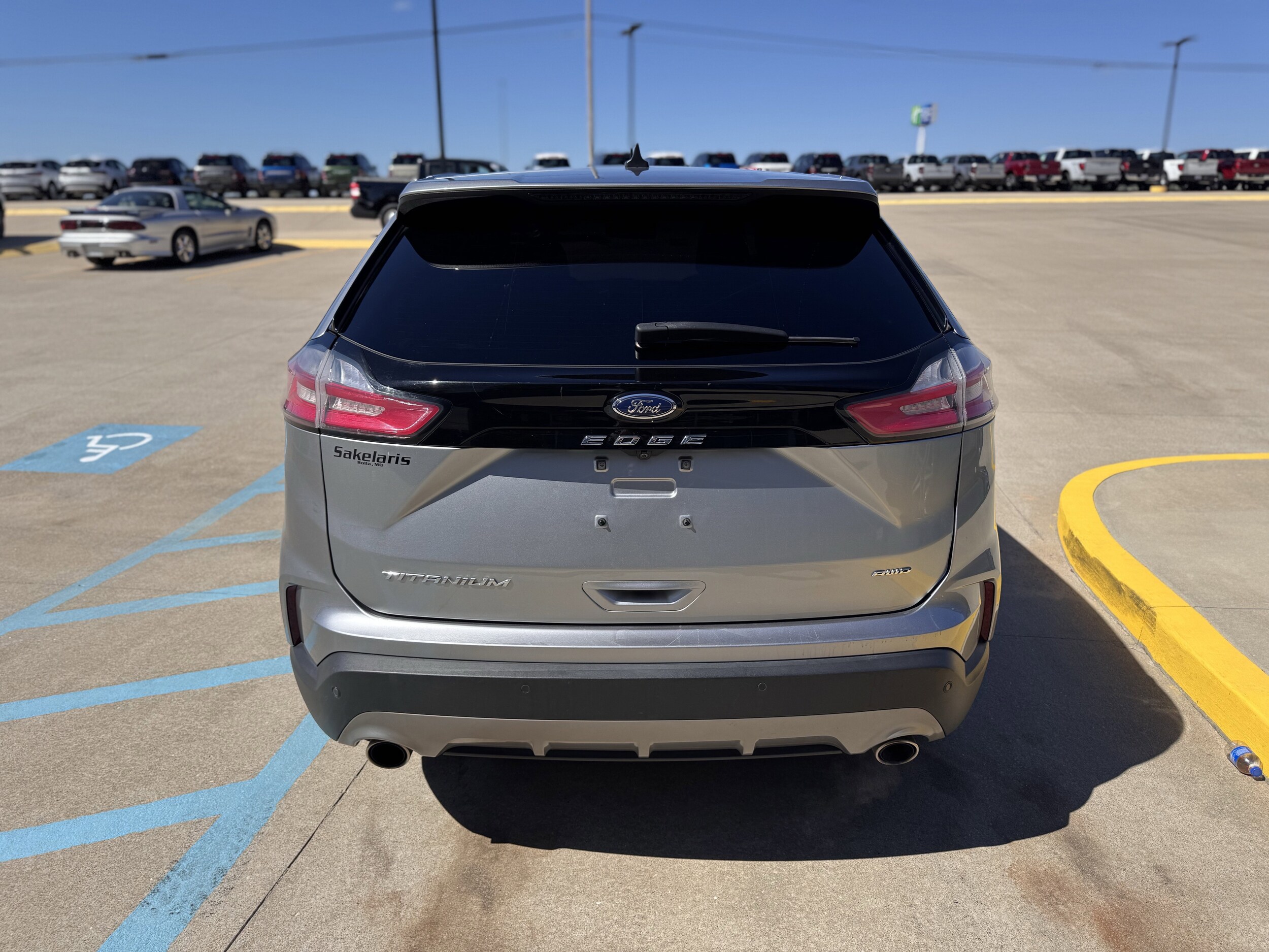 2022 Ford Edge Titanium photo 3