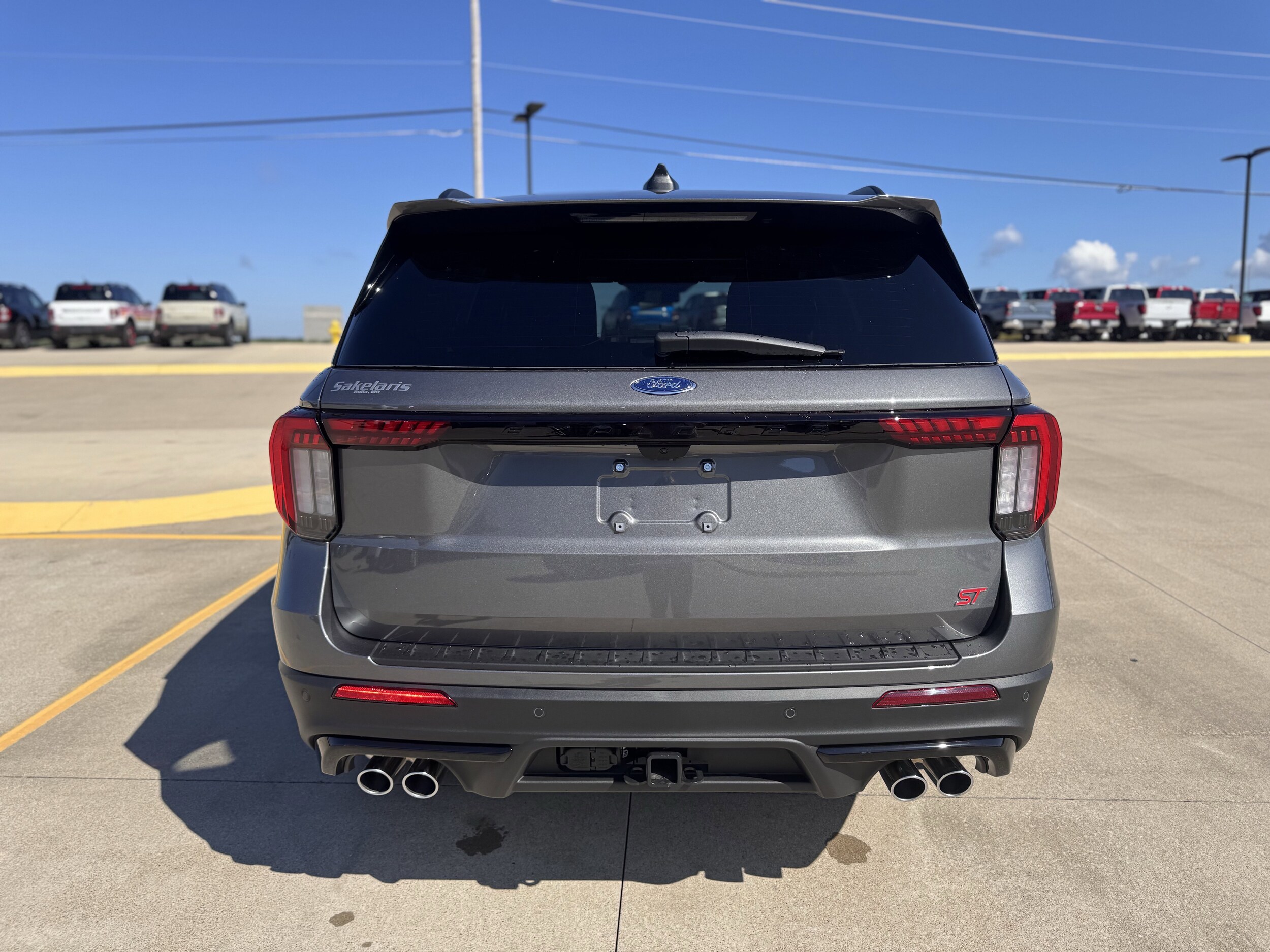 2025 Ford Explorer ST photo 4