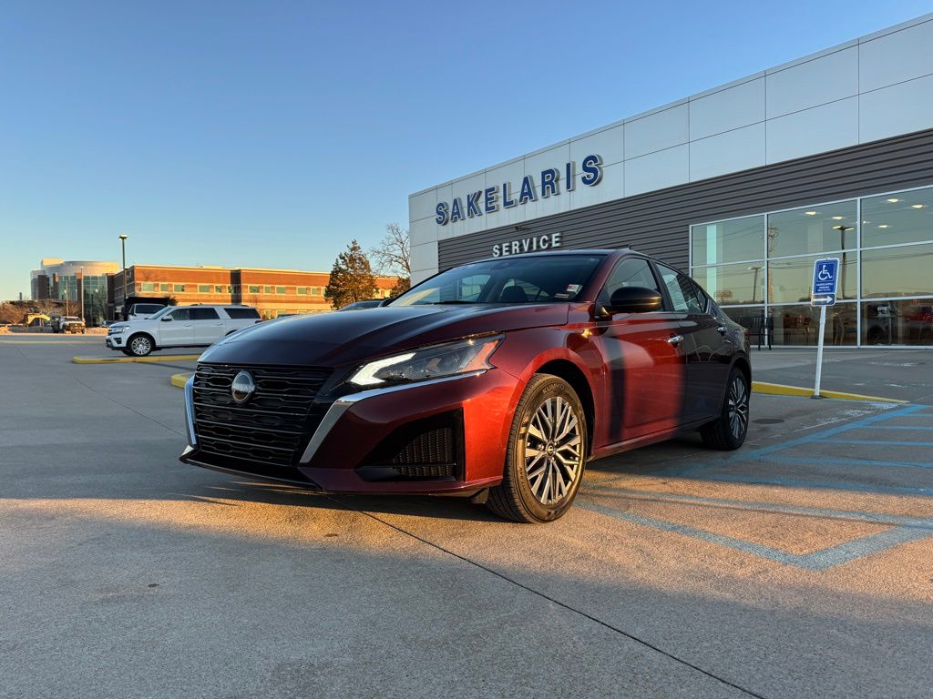 2025 Nissan Altima SV's photo