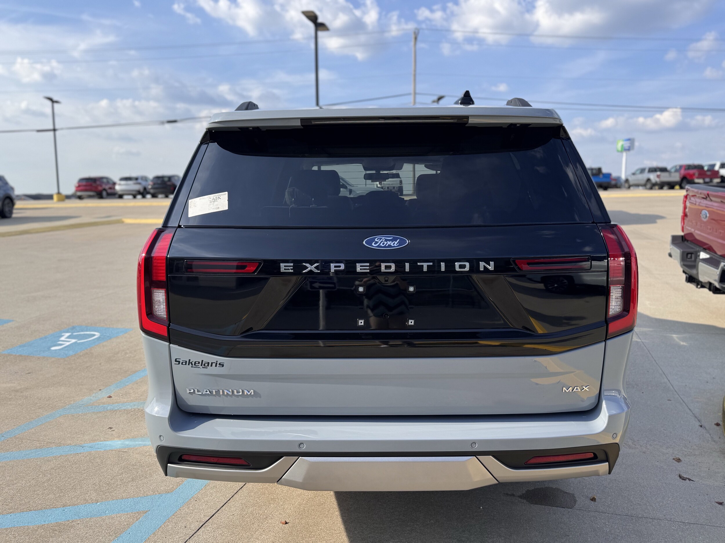 2025 Ford Expedition MAX Platinum photo 2