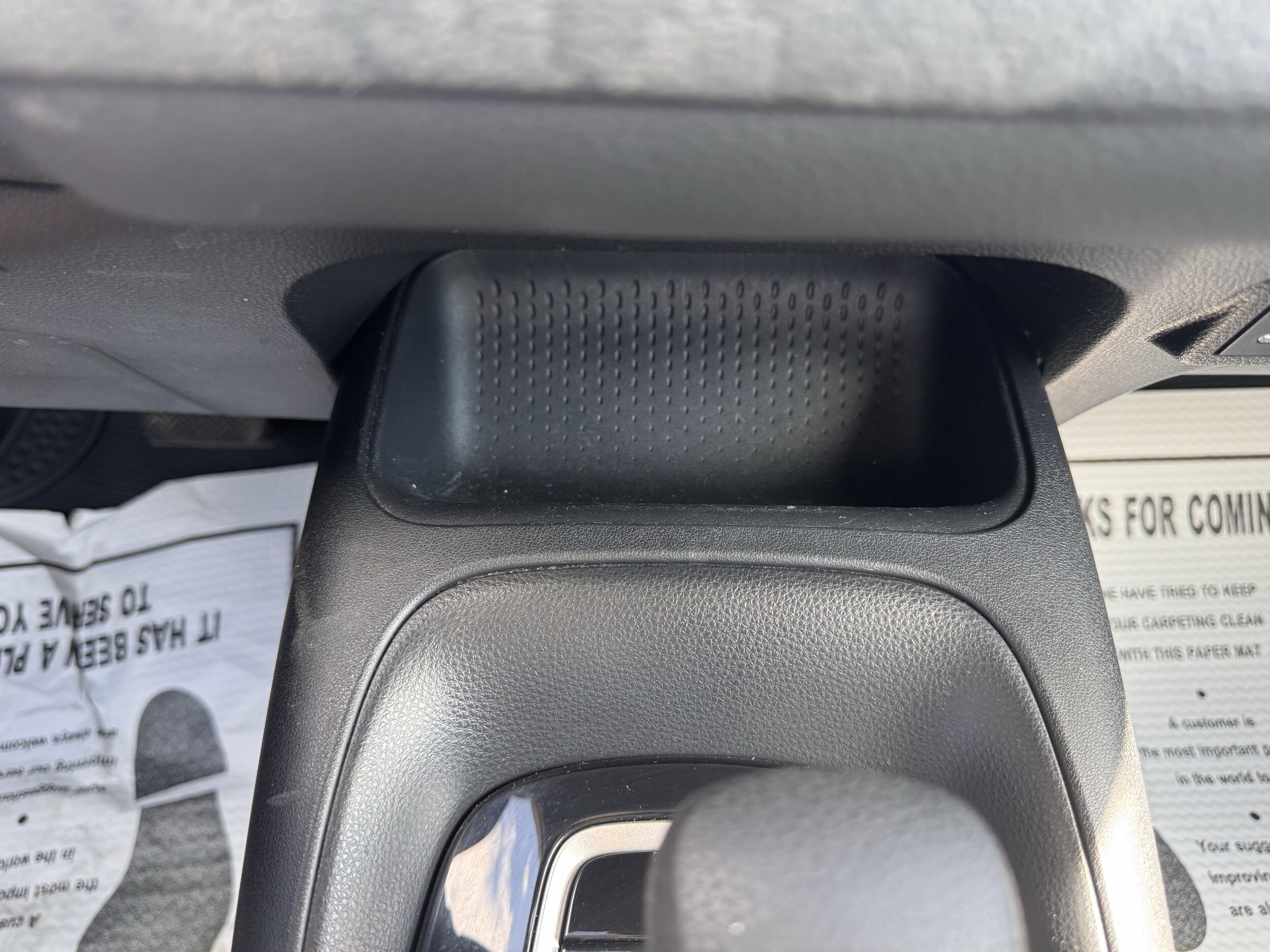 2024 Toyota Corolla LE photo 3