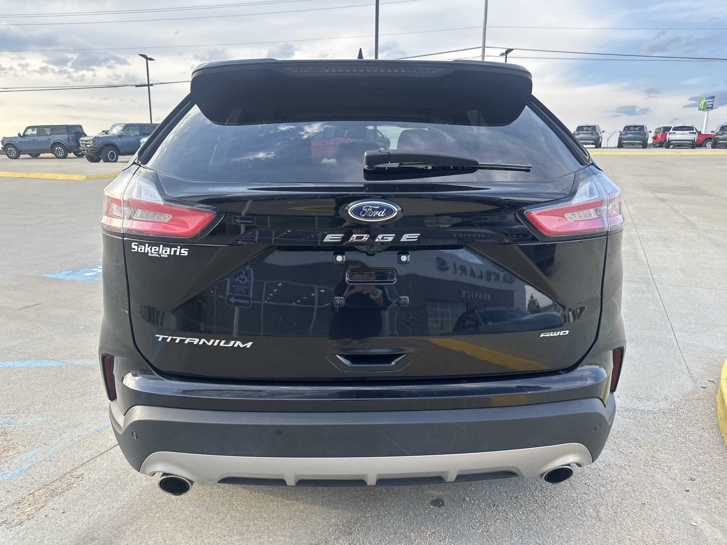 2022 Ford Edge Titanium photo 3