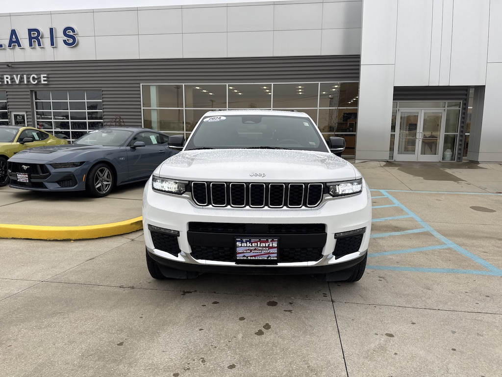 2024 Jeep Grand Cherokee Limited photo 2