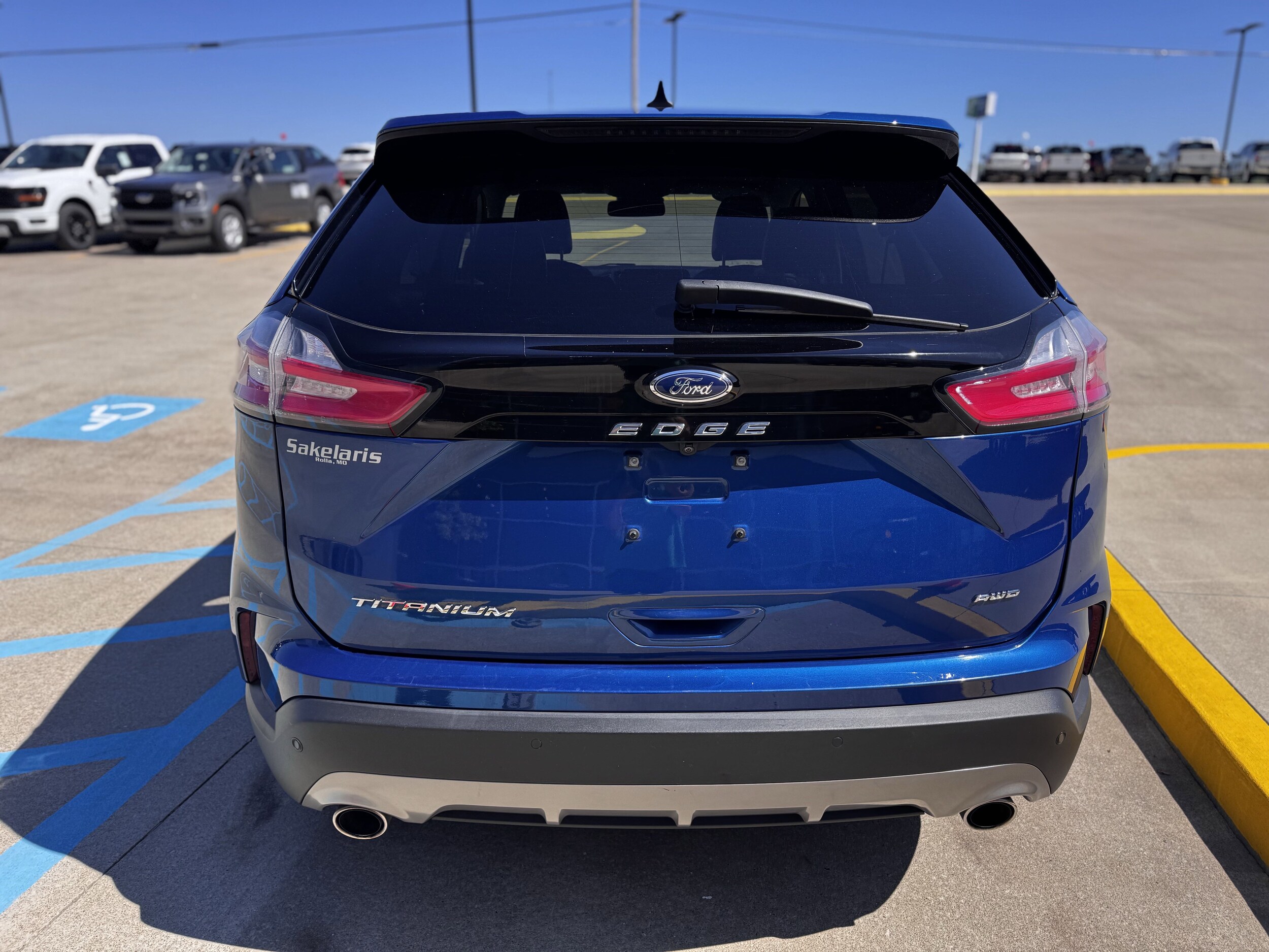 2022 Ford Edge Titanium photo 4