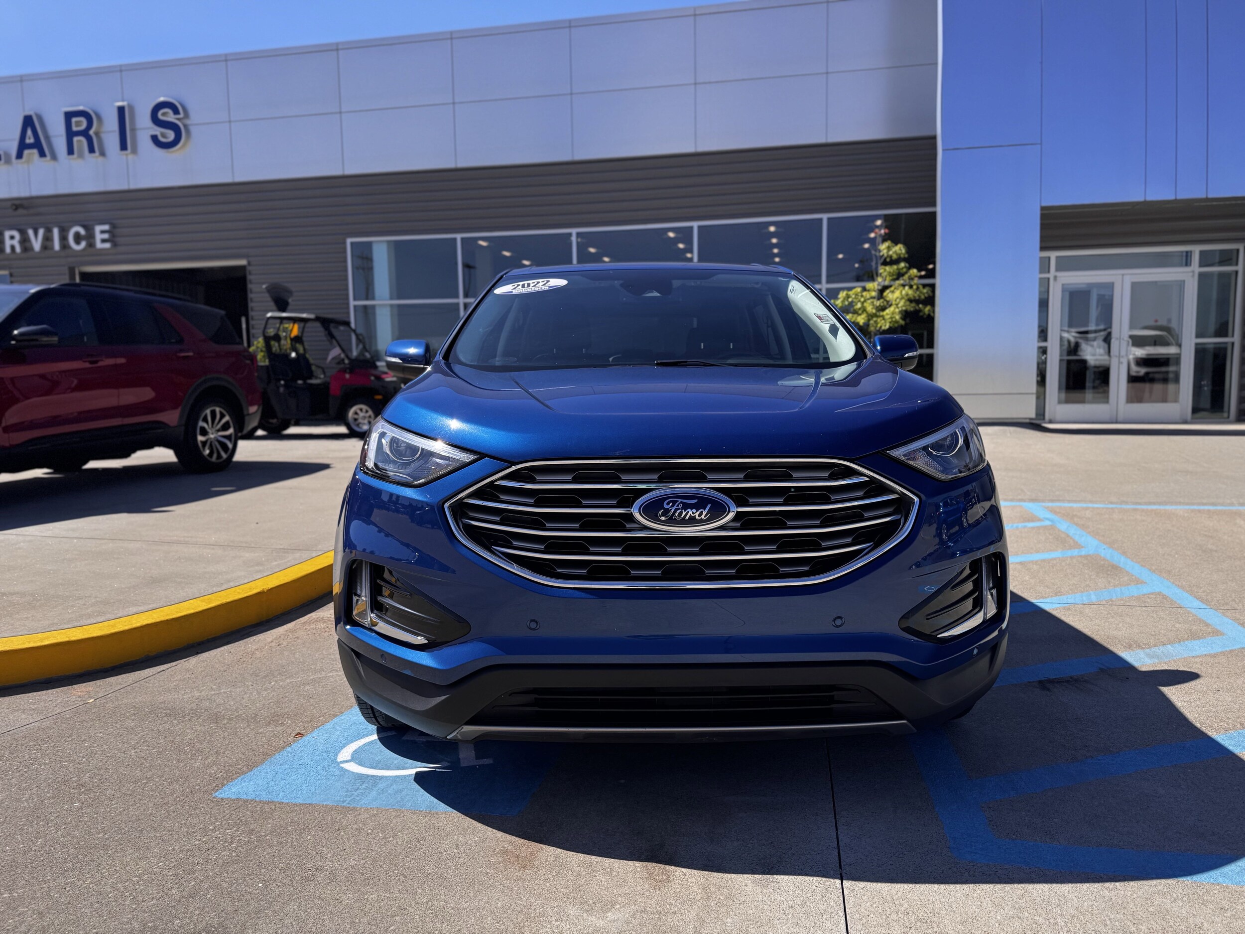 2022 Ford Edge Titanium photo 2