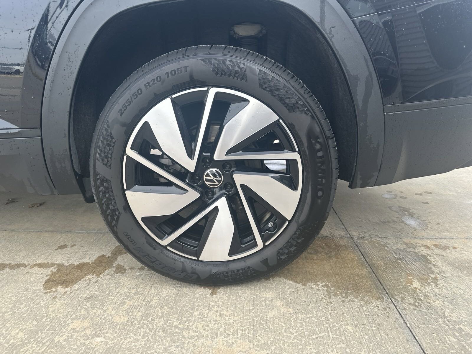 2024 Volkswagen Atlas SE Technology photo 4