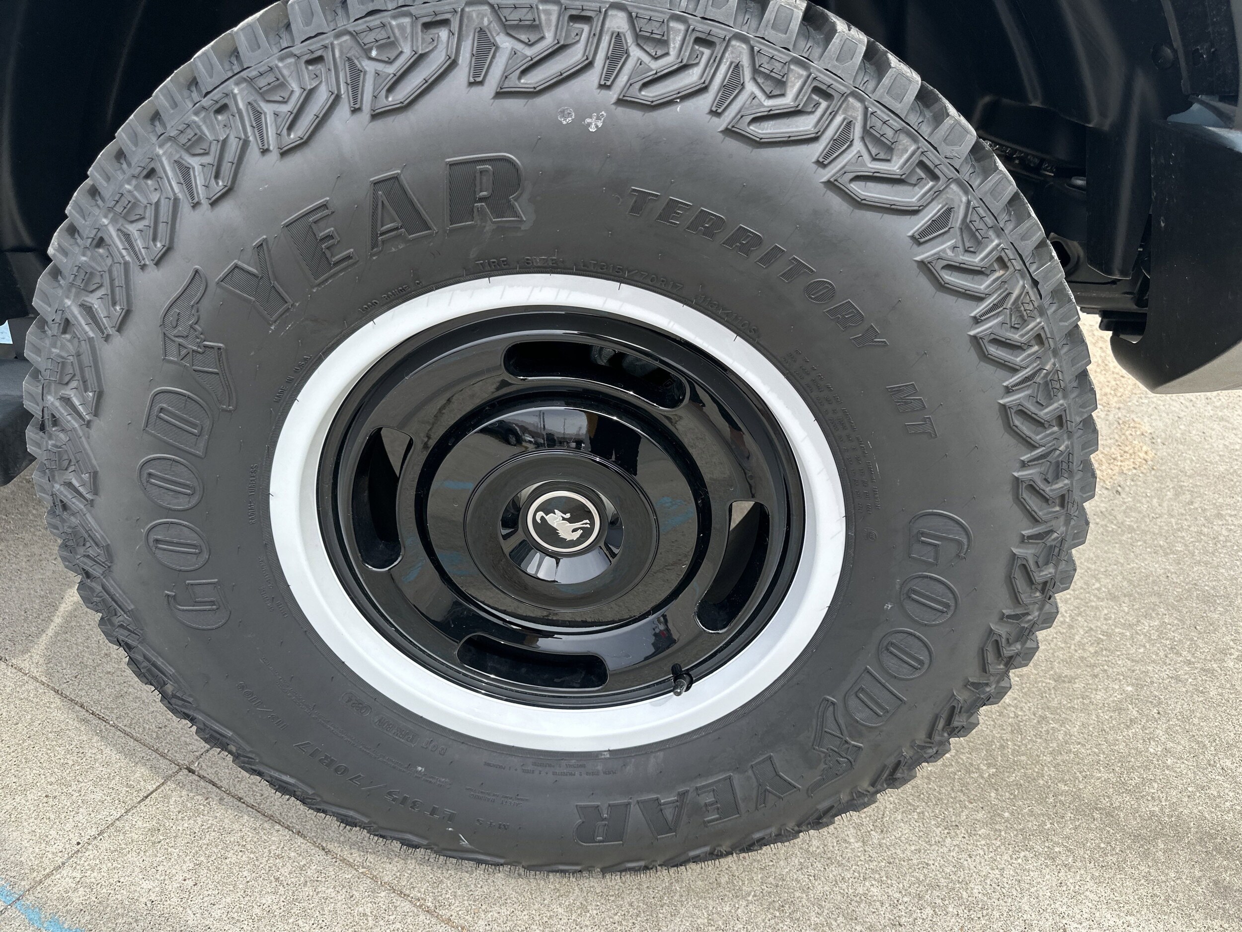 2024 Ford Bronco Heritage Limited First Edition photo 4
