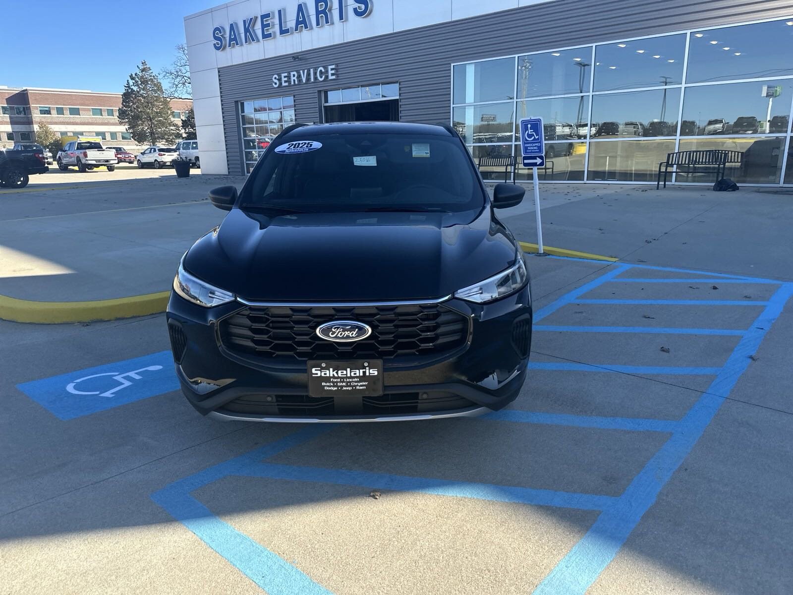 2025 Ford Escape ST-Line photo 2