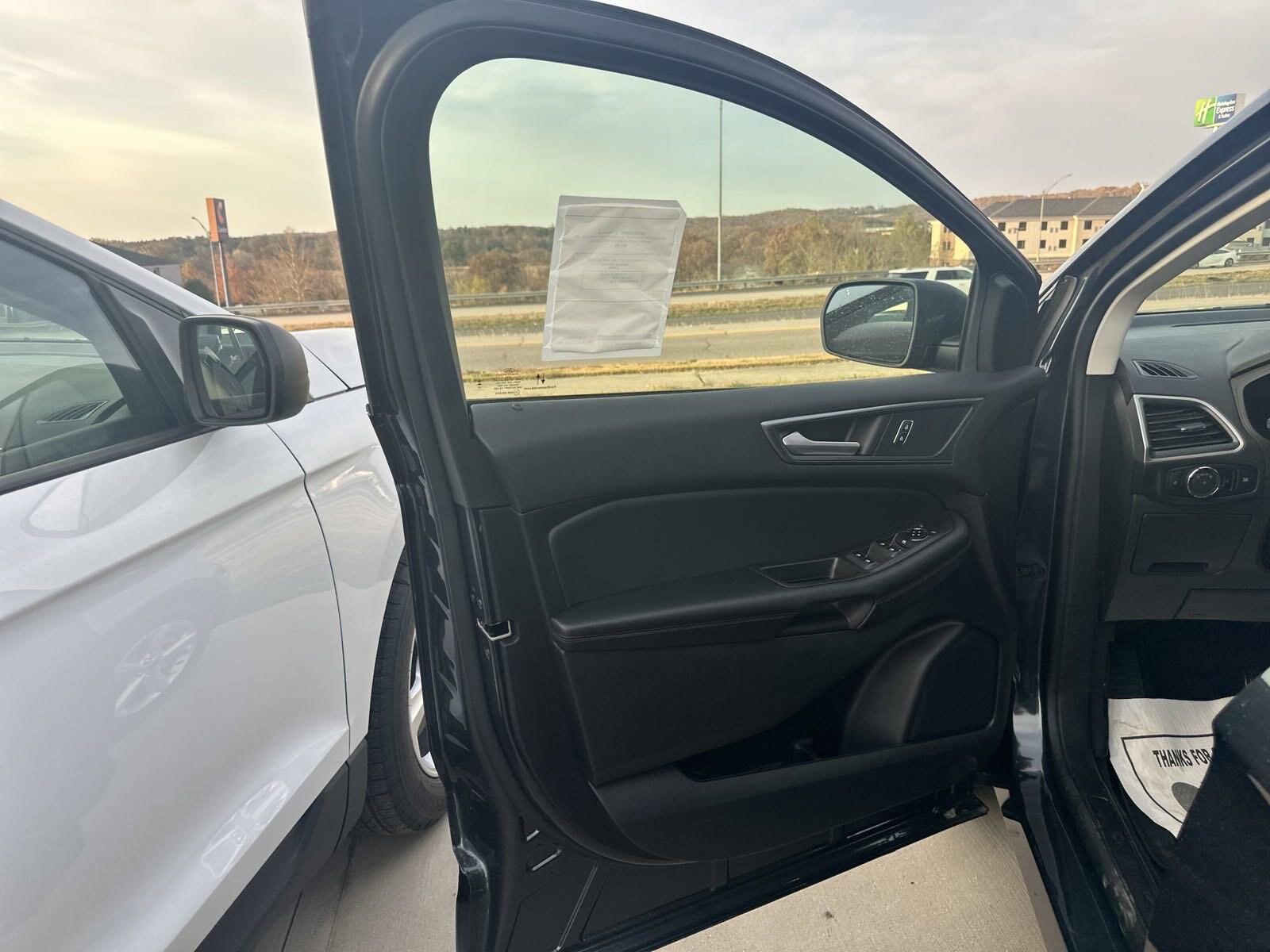 2024 Ford Edge SE photo 4