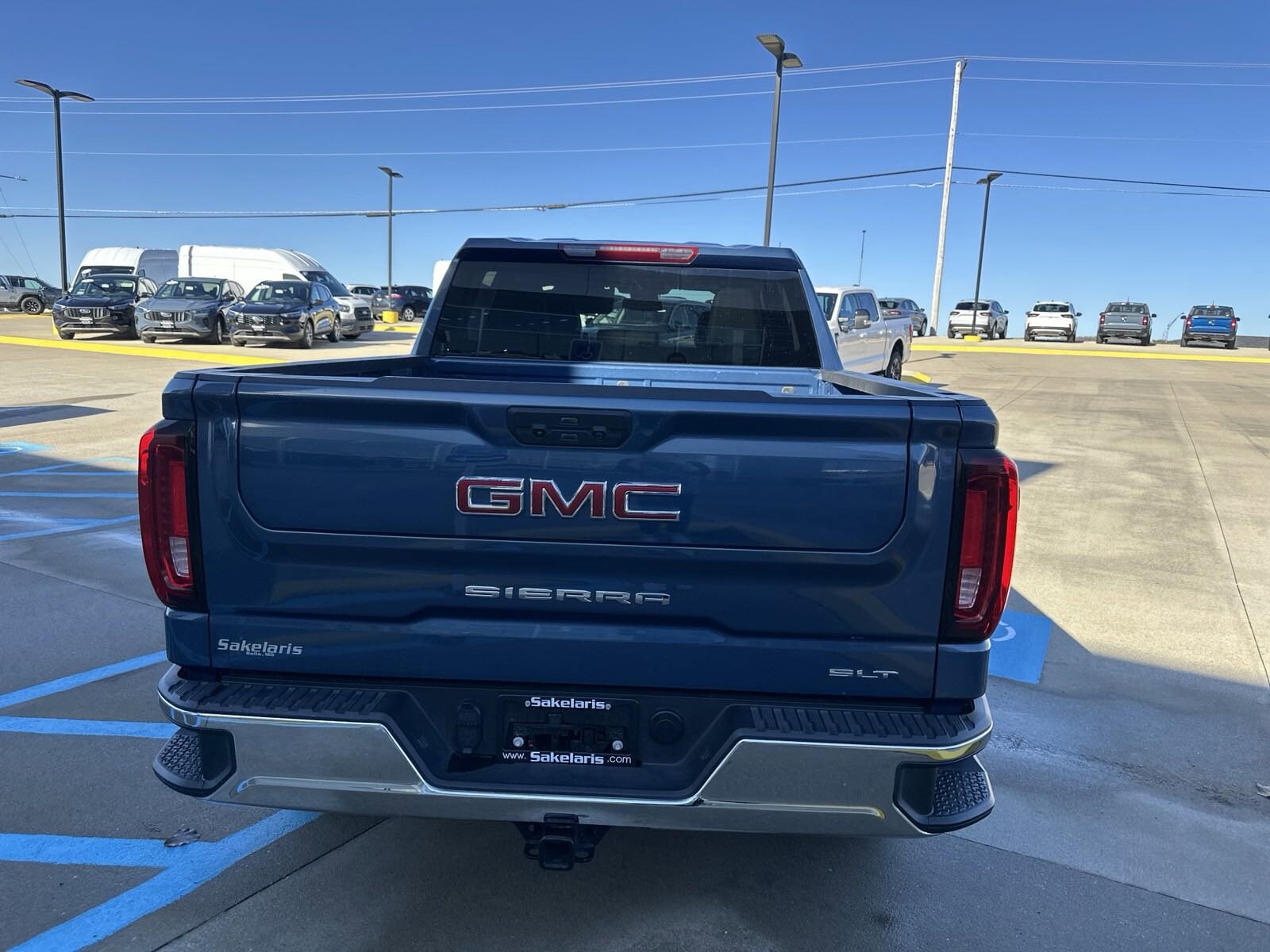 2024 Gmc Sierra 1500 SLT photo 2