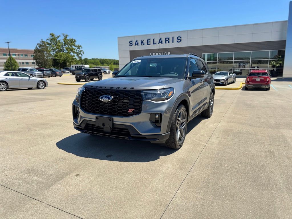 2026 Ford Explorer ST 4WD's photo