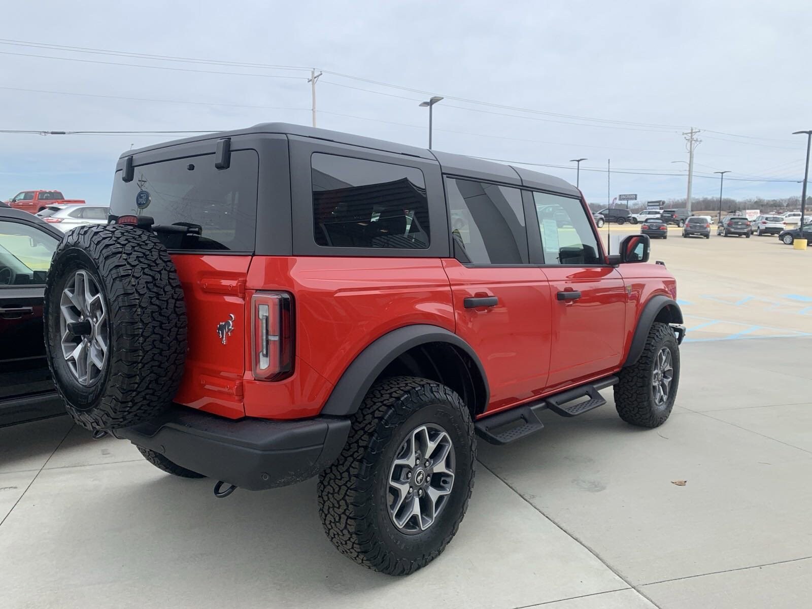 2024 Ford Bronco Badlands photo 3