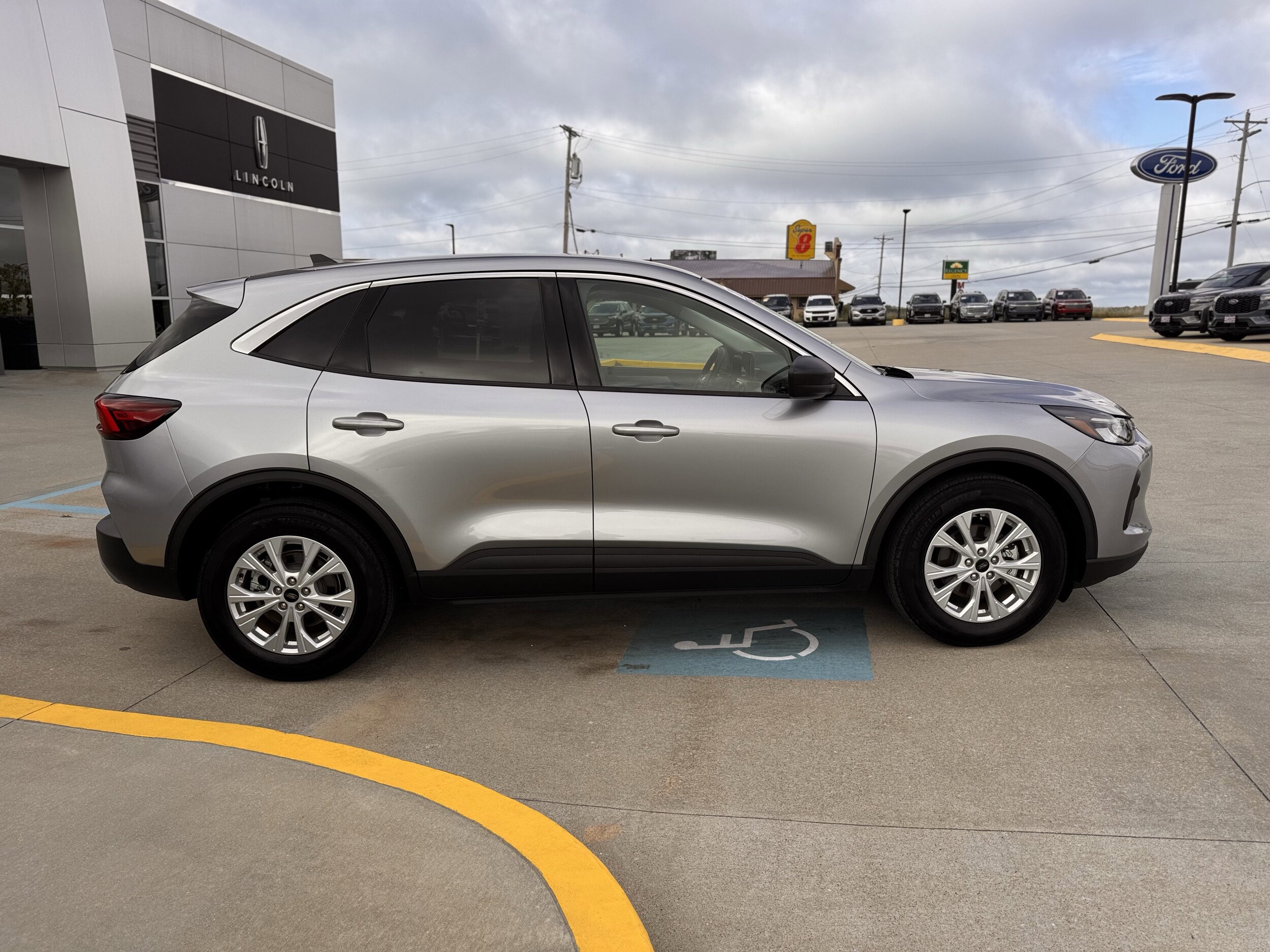 2024 Ford Escape Active photo 3