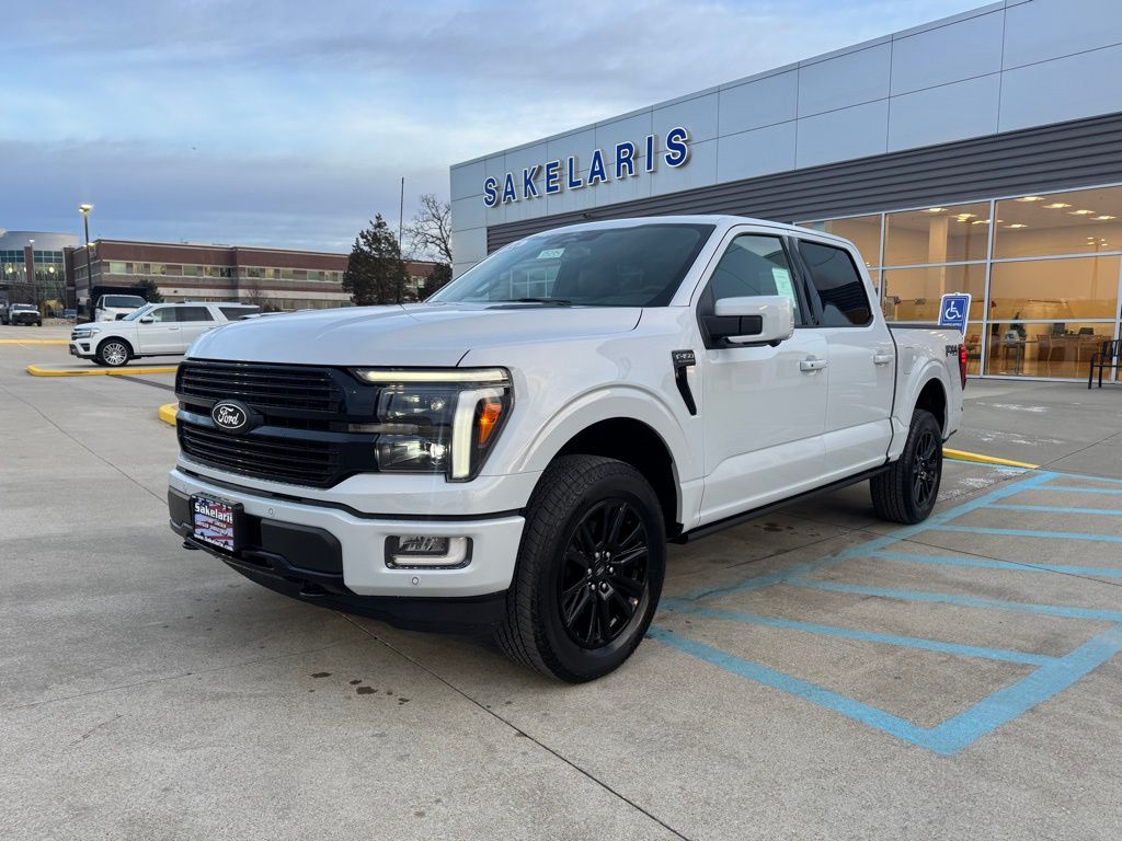 2025 Ford F-150 Platinum's photo