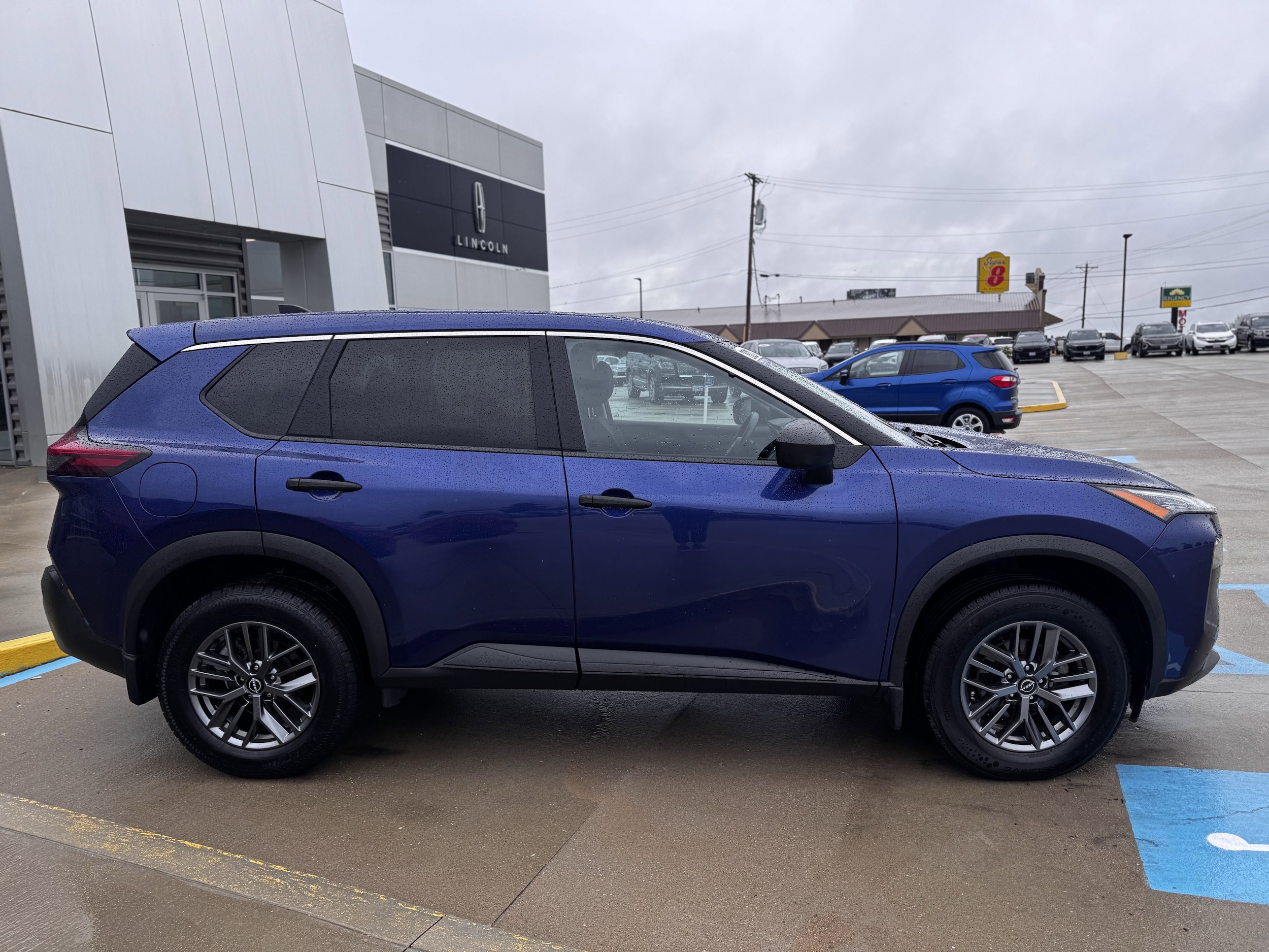 2023 Nissan Rogue S photo 3