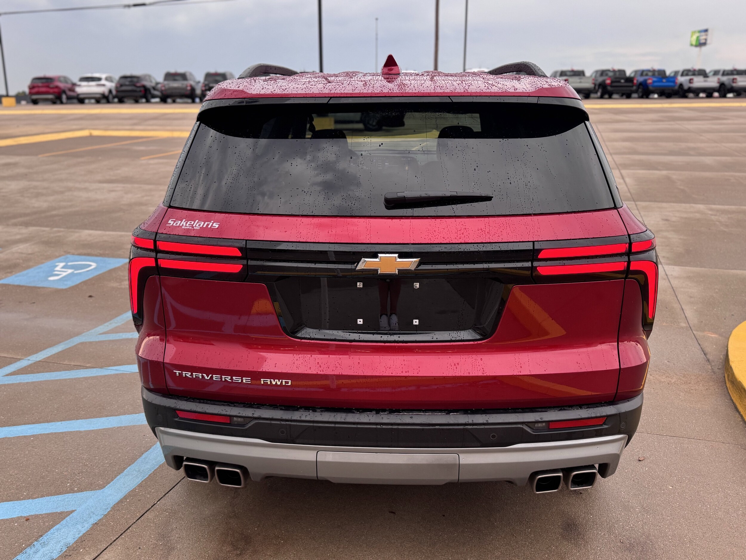 2025 Chevrolet Traverse photo 4