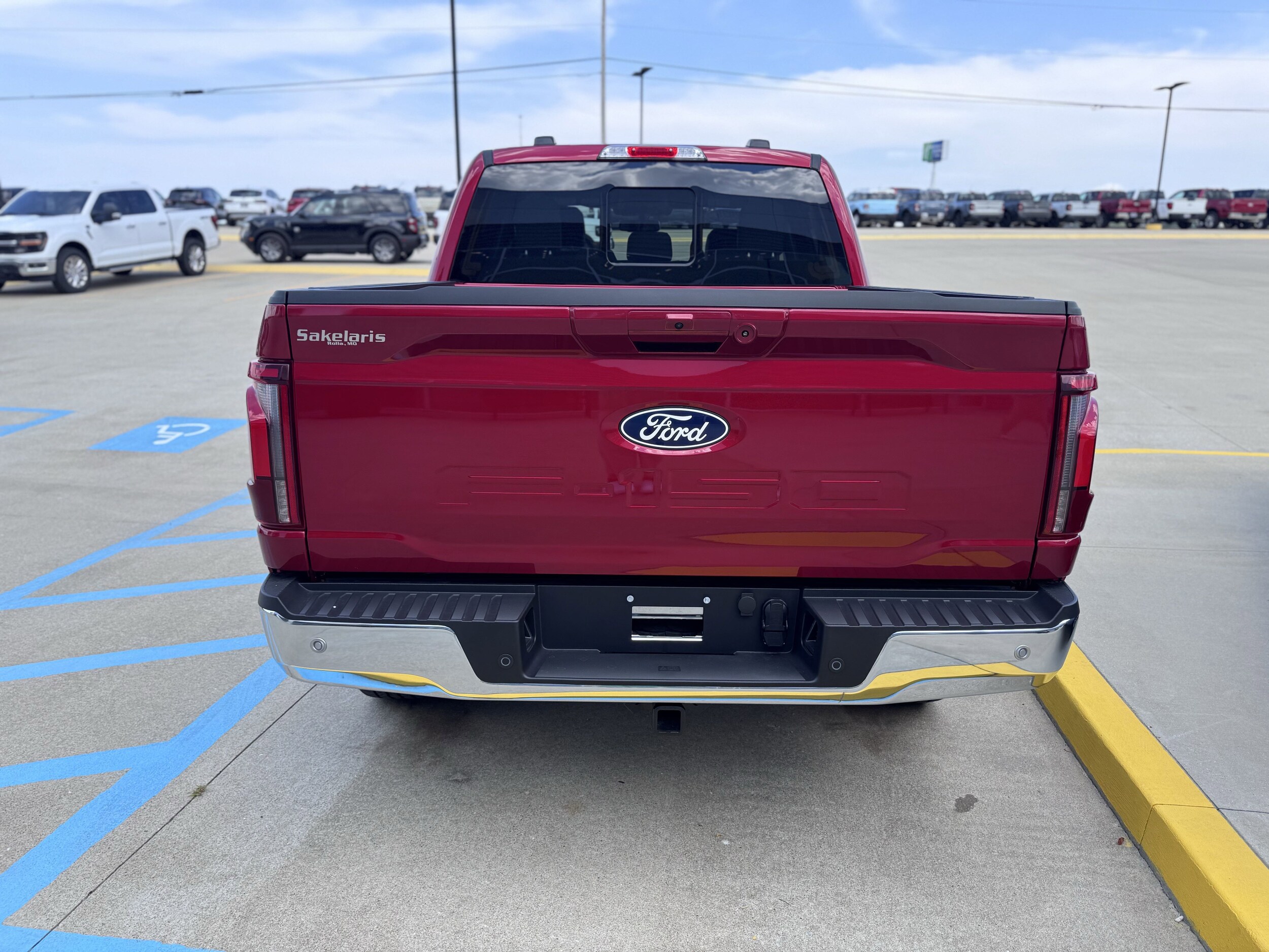 2025 Ford F-150 Lariat photo 4