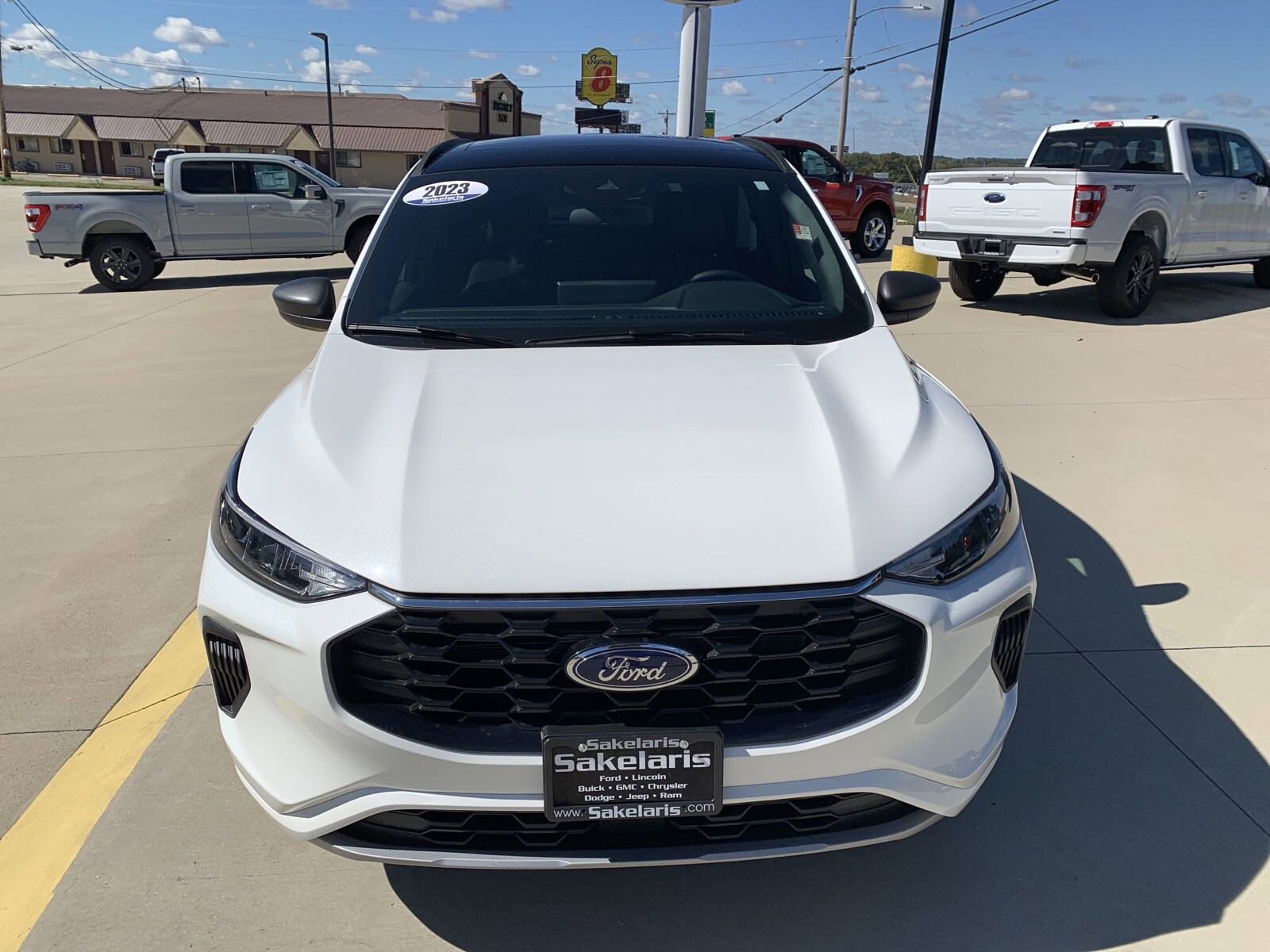 2023 Ford Escape ST-Line photo 4