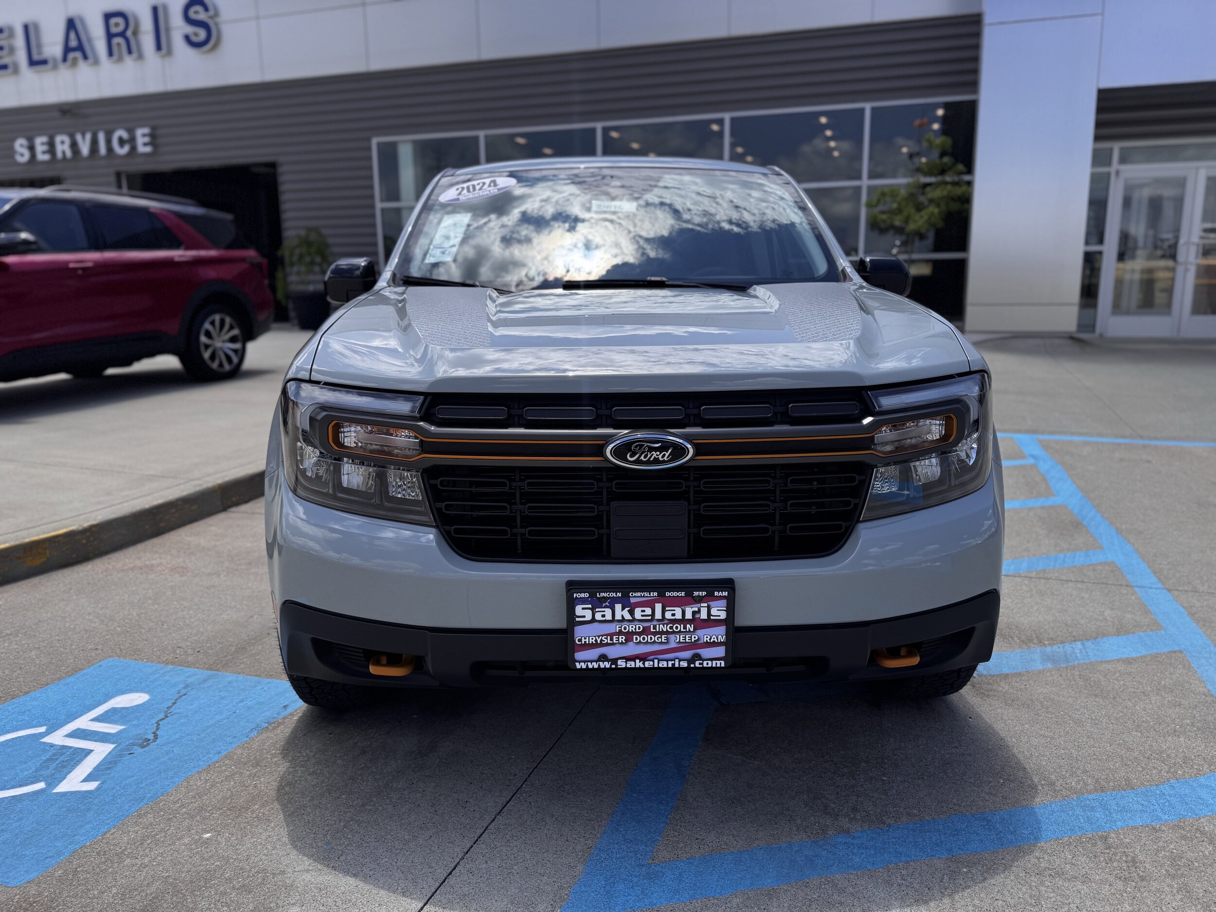 2024 Ford Maverick Lariat photo 2