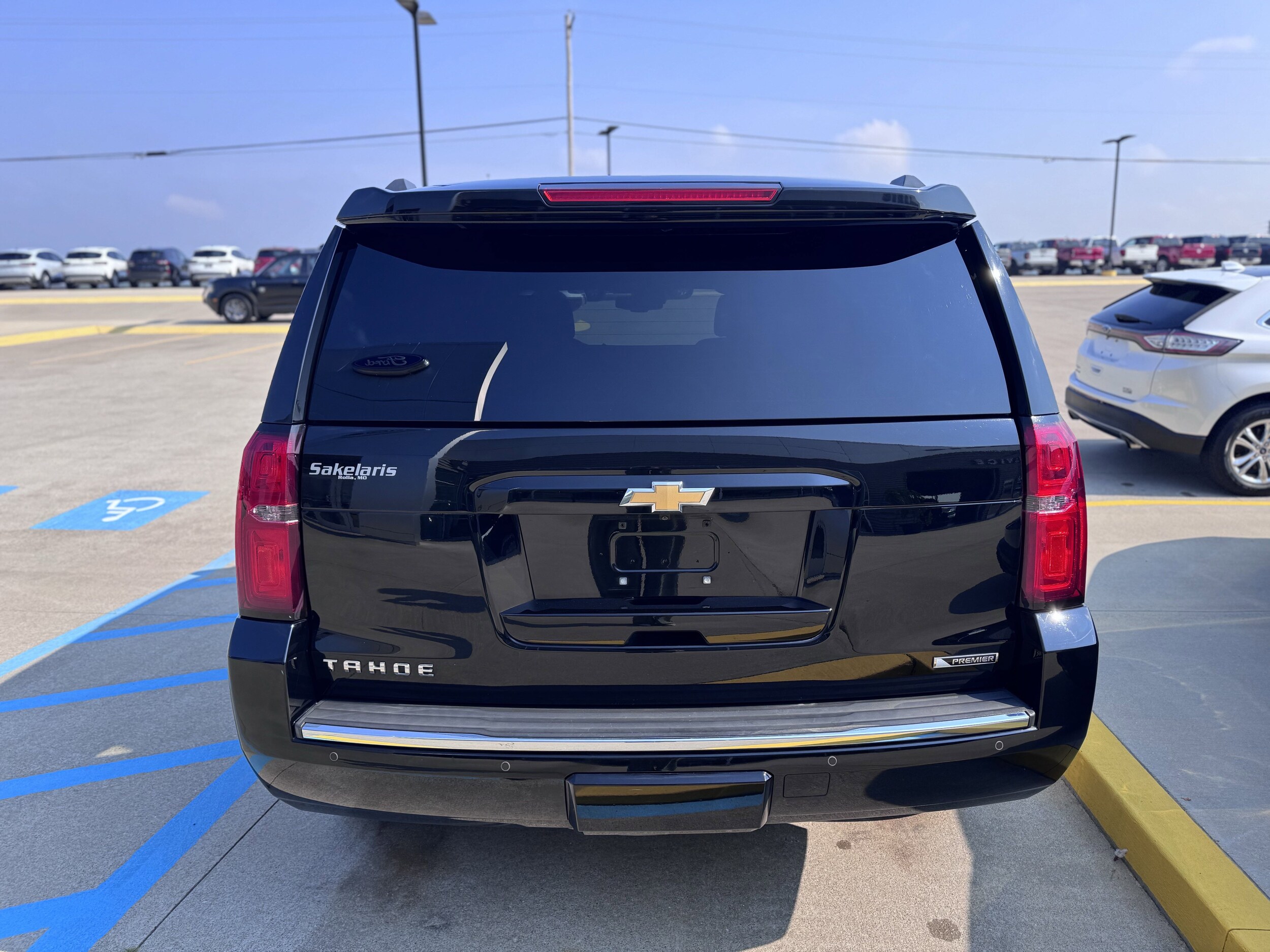 2017 Chevrolet Tahoe Premier photo 3
